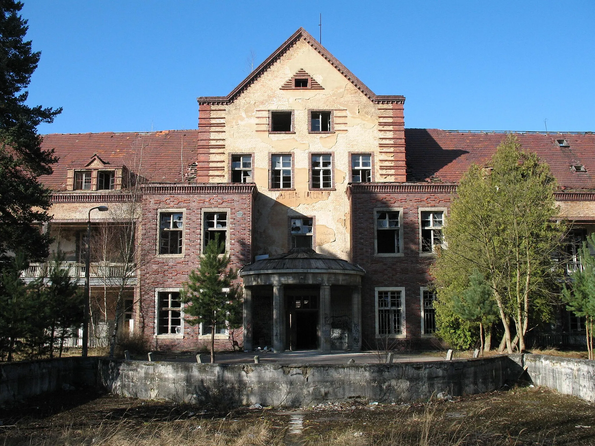 Photo showing: Former sanatorium for consumptives in Beelitz-Heilstätten in Brandenburg, Germany