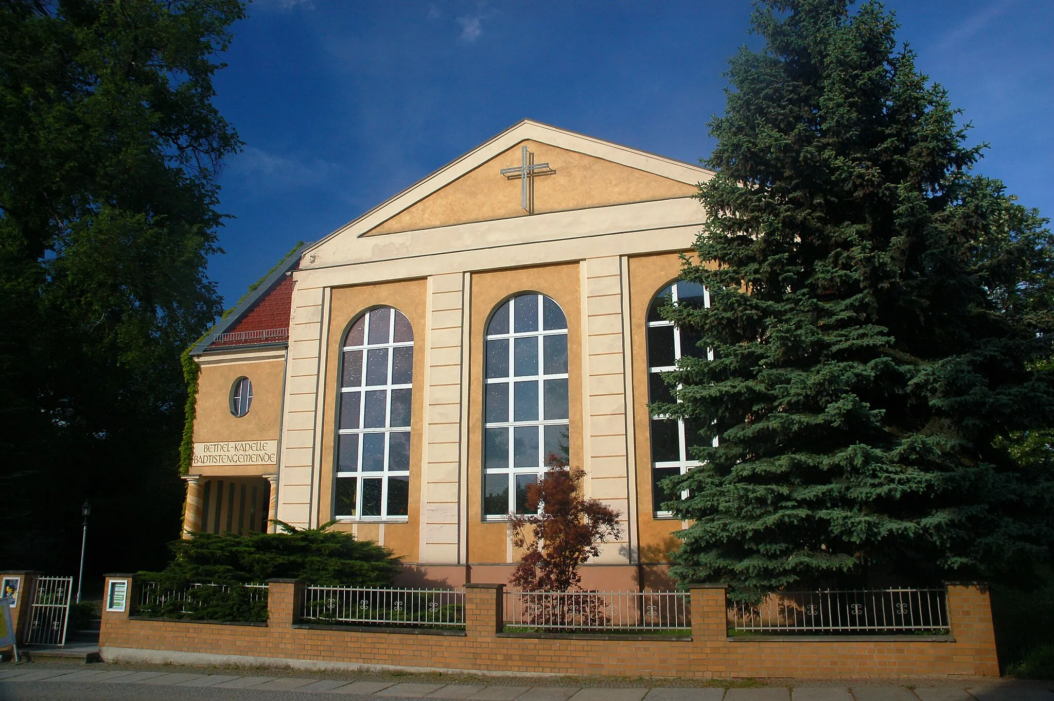 Photo showing: Eberswalde; Bethel- Kapelle der Baptisten- Gemeinde

52°49′52.9″N 13°49′9.8″E / 52.831361°N 13.819389°E / 52.831361; 13.819389