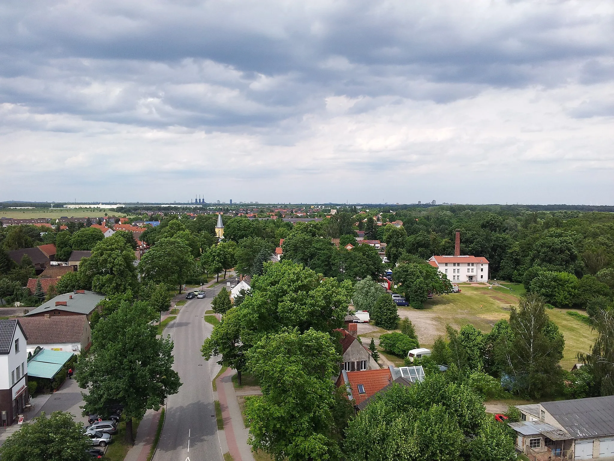 Photo showing: View north towards Berlin from the Großbeeren Memorial Tower, with Großbeeren Church.