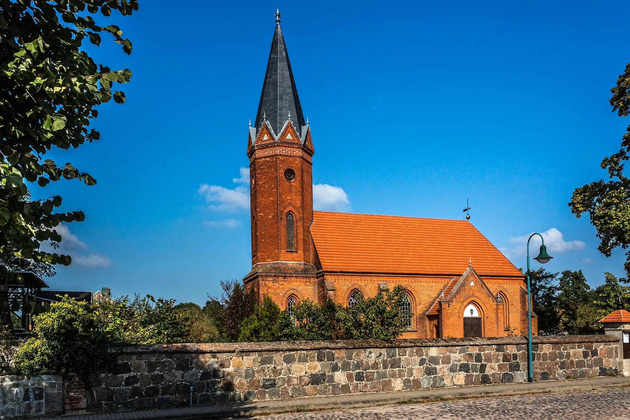 Photo showing: Dorfkirche Milmersdorf