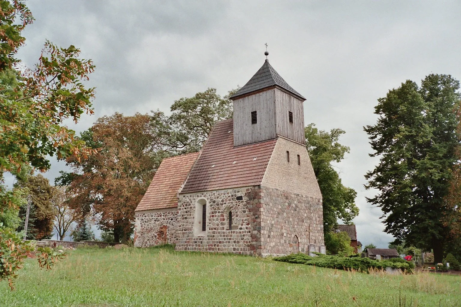 Photo showing: Pfarrkirche in Münchehofe, Deutschland
