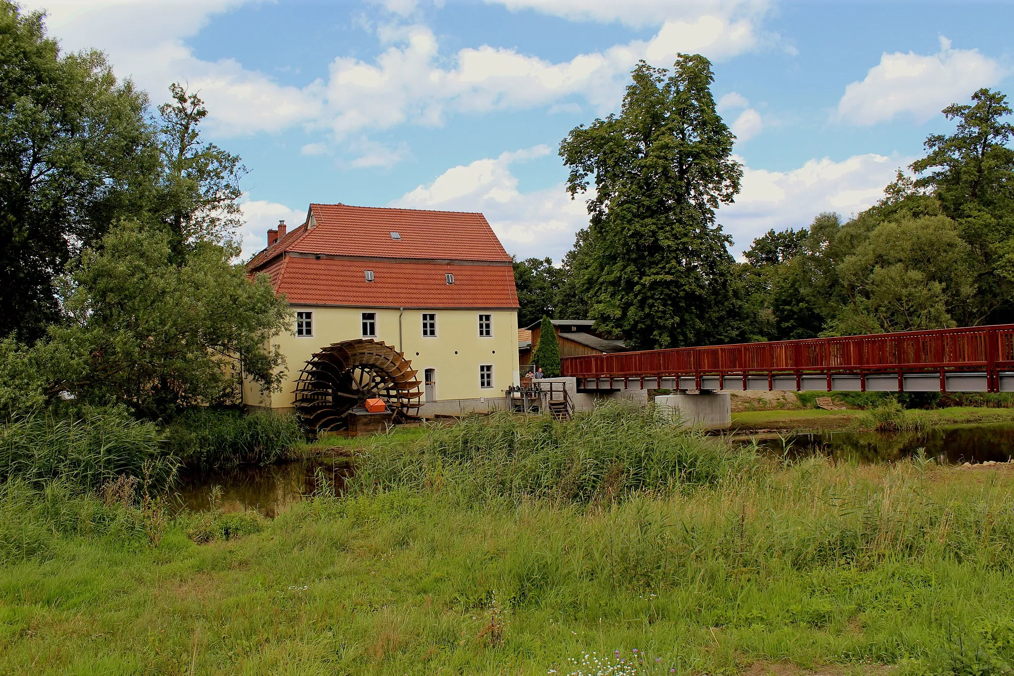 Photo showing: Watermill on the river Schwarze Elster in Plessa.