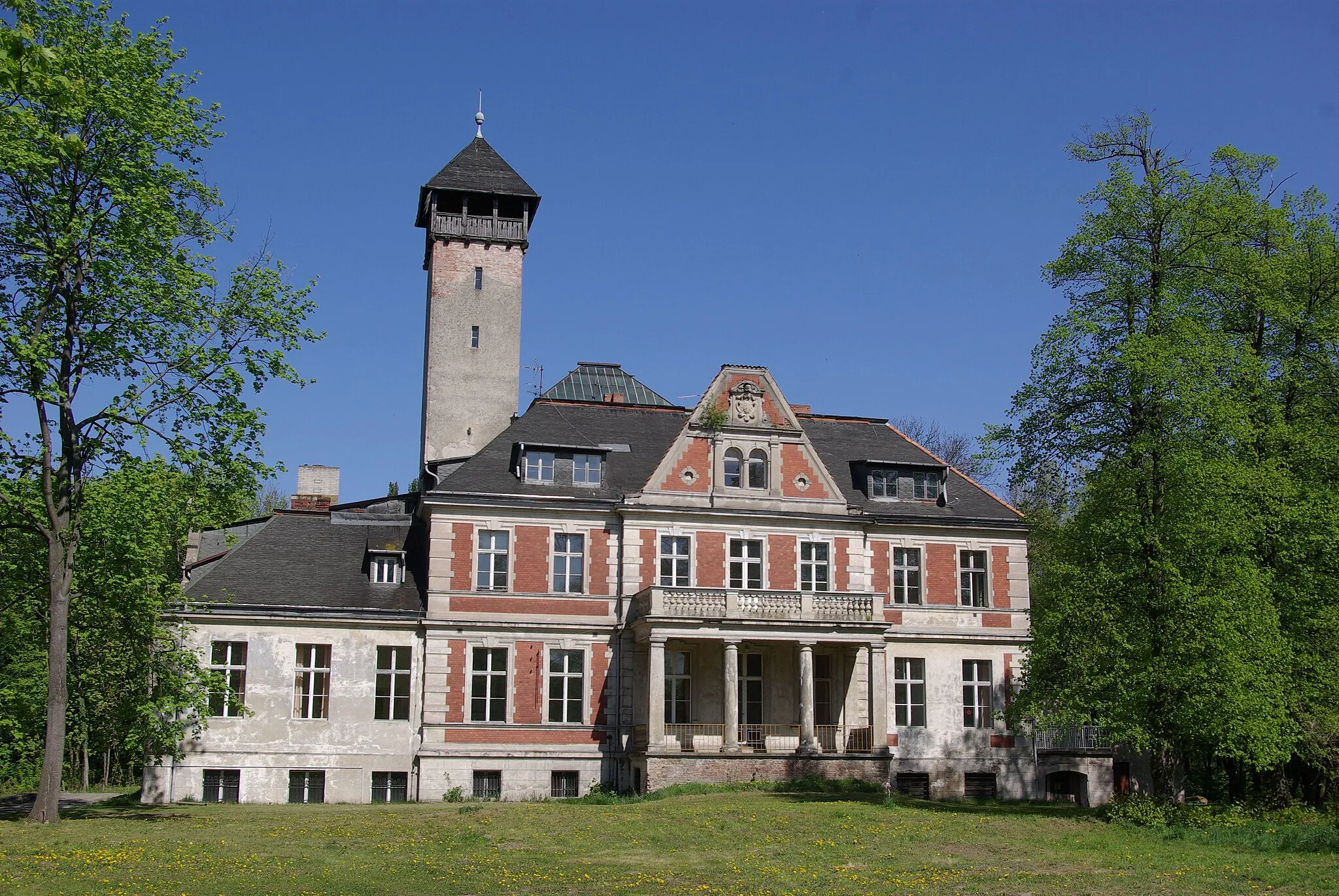 Photo showing: Herrenhaus des ehemaligen Guts Schulzendorf im Landkreis Dahme-Spreewald am Stadtrand von Berlin; unter Denkmalschutz