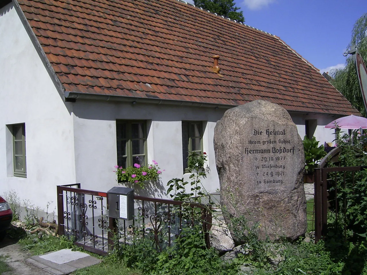 Photo showing: Geburtshaus von Hermann Boßdorf in Wiesenburg, Land Brandenburg