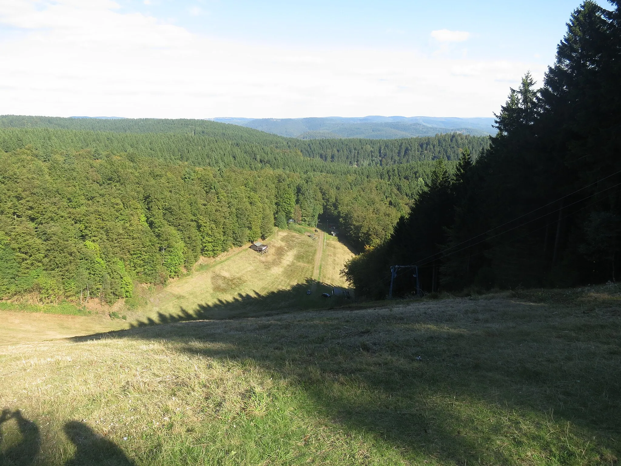 Photo showing: Skipiste mit Doppelschlepplift auf dem Ravensberg