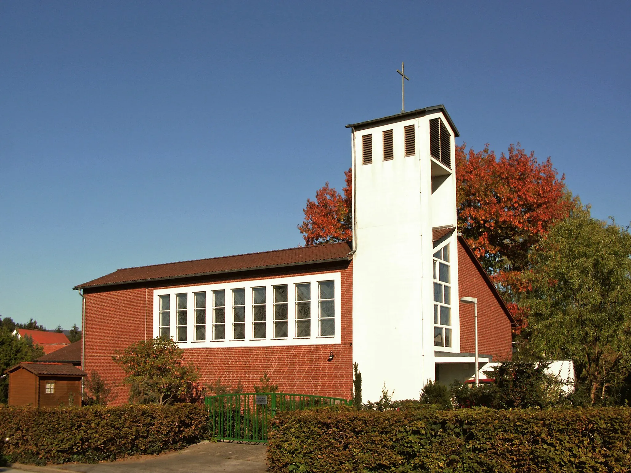 Photo showing: Katholische Kirche St. Bonifatius in Badenhausen, Landkreis Osterode, Westseite