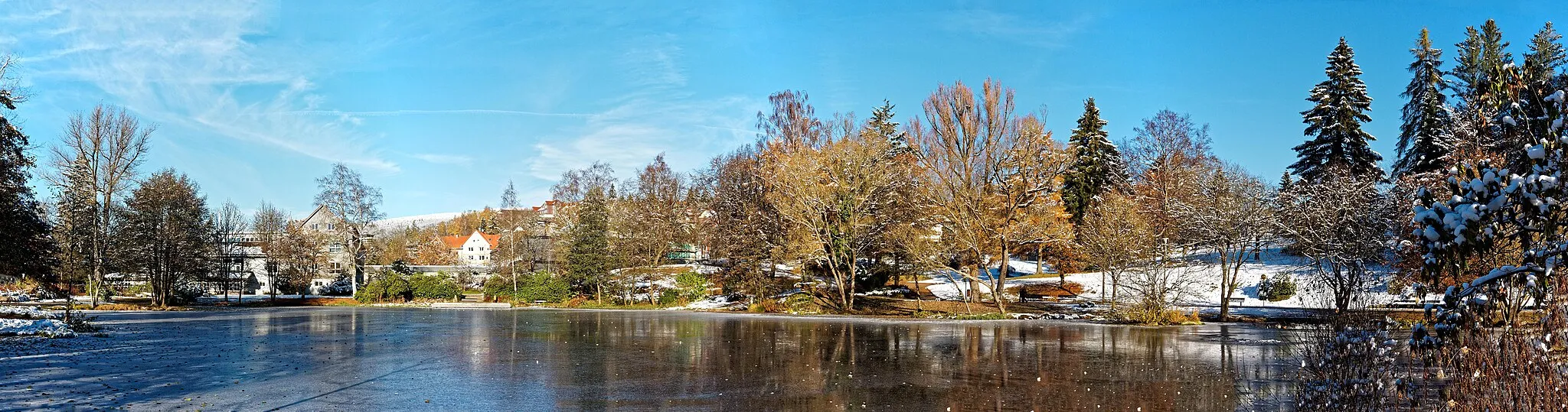 Photo showing: Panorama des Kurteiches von Braunlage (östliches und nördliches Ufer)