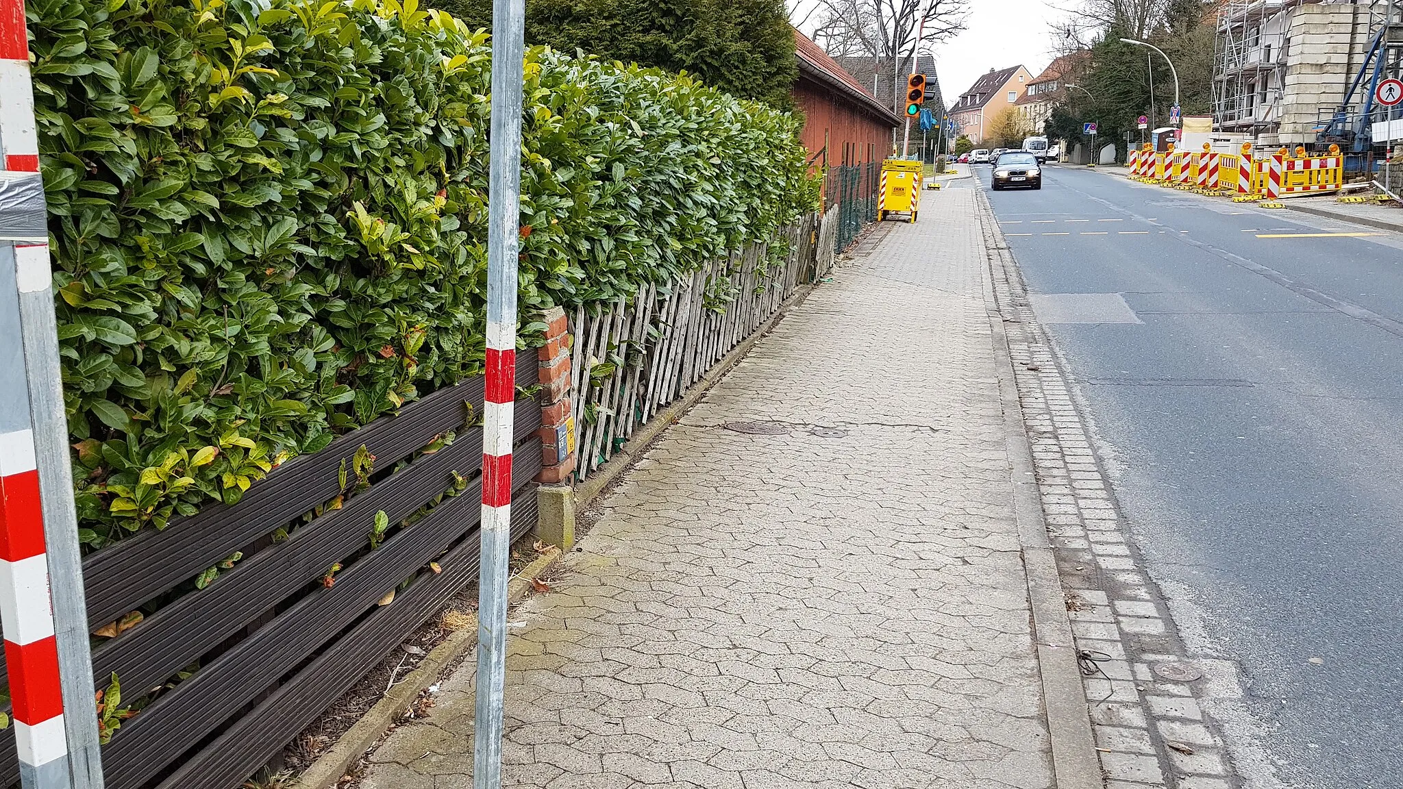 Photo showing: This fire-fighting facility can be inspected and edited within OsmHydrant (show).

English | français | +/−