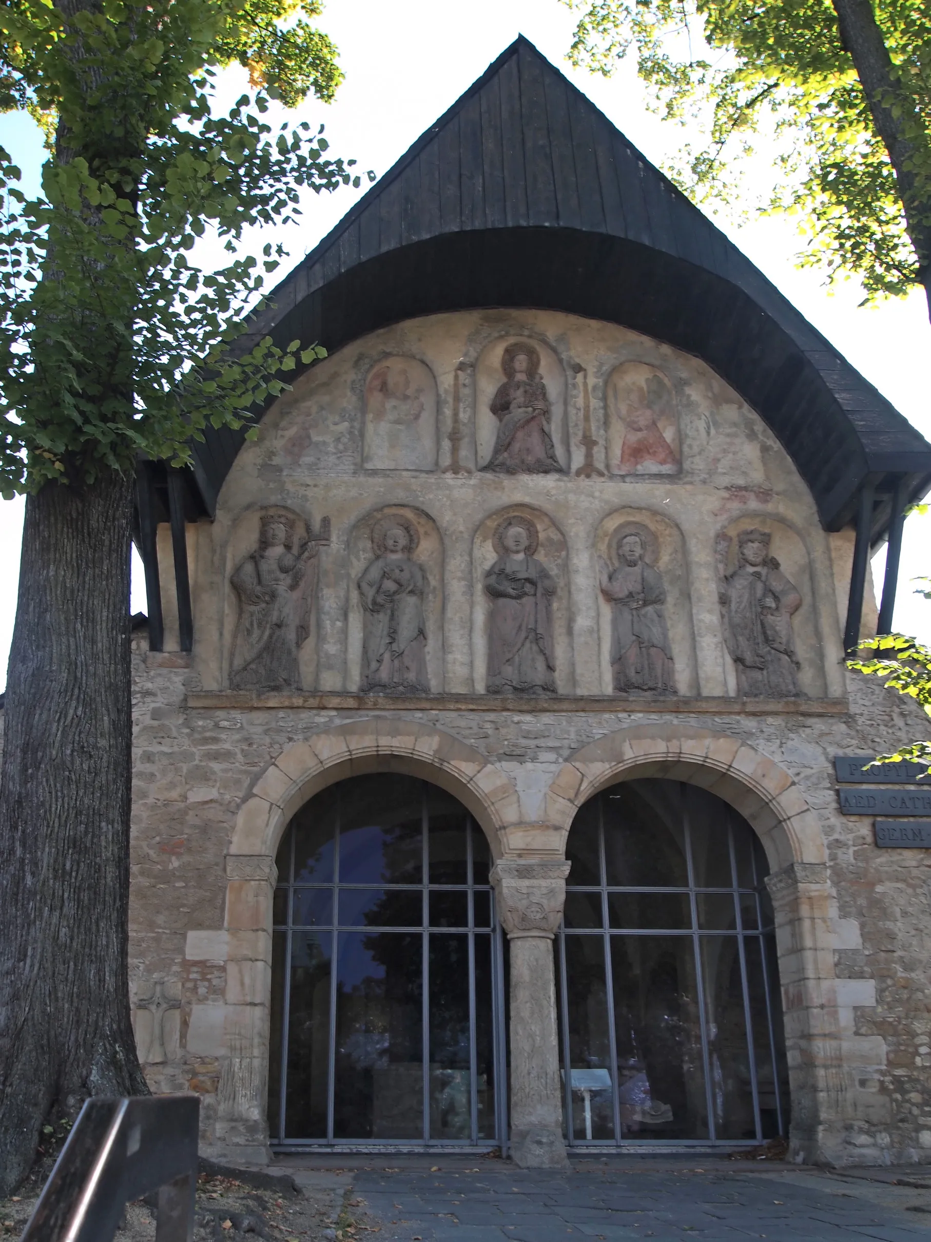 Photo showing: Collegiate Church Vestibule in Goslar, Germany