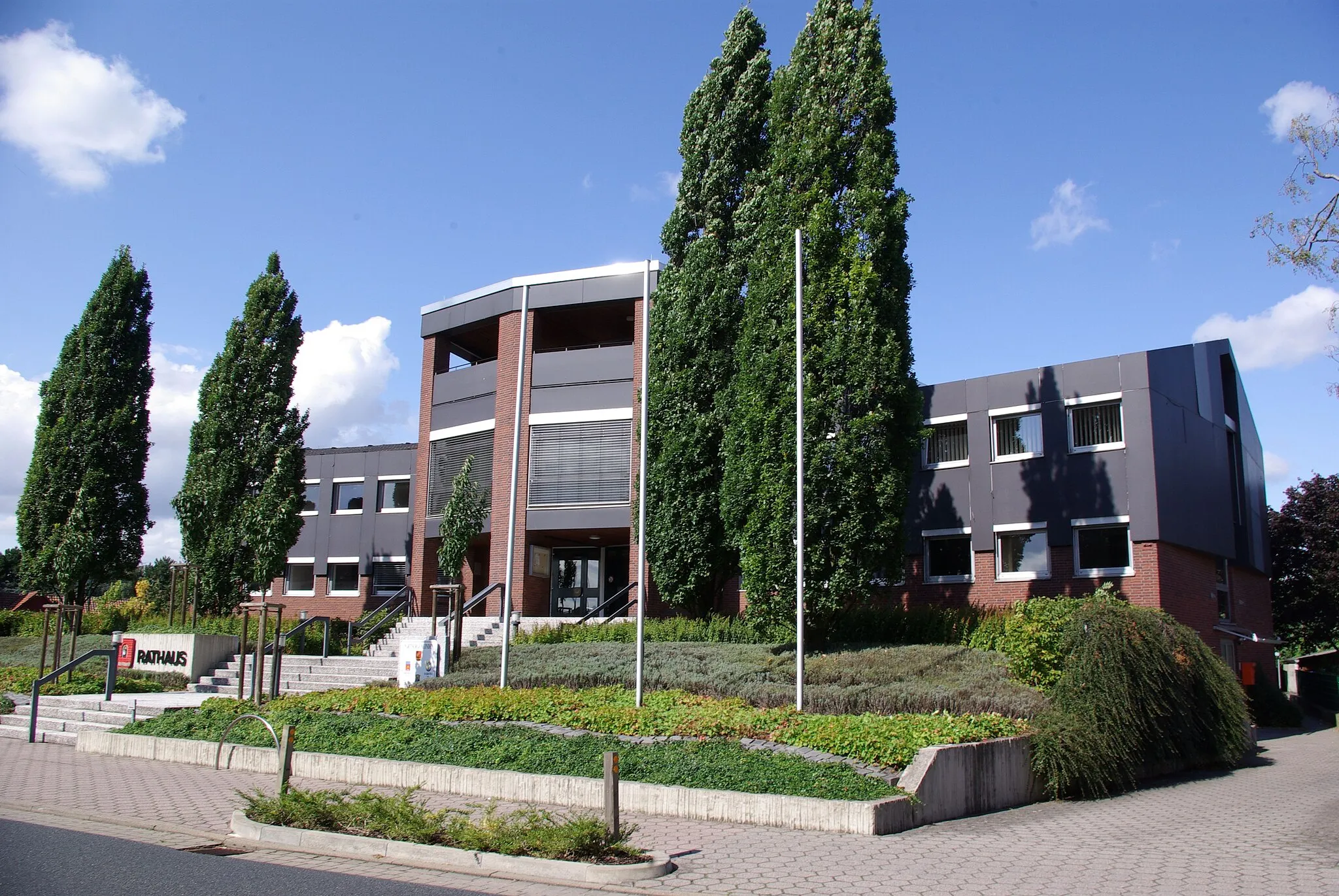 Photo showing: Lengede, Niedersachsen, Deutschland. Das Rathaus in Lengede.