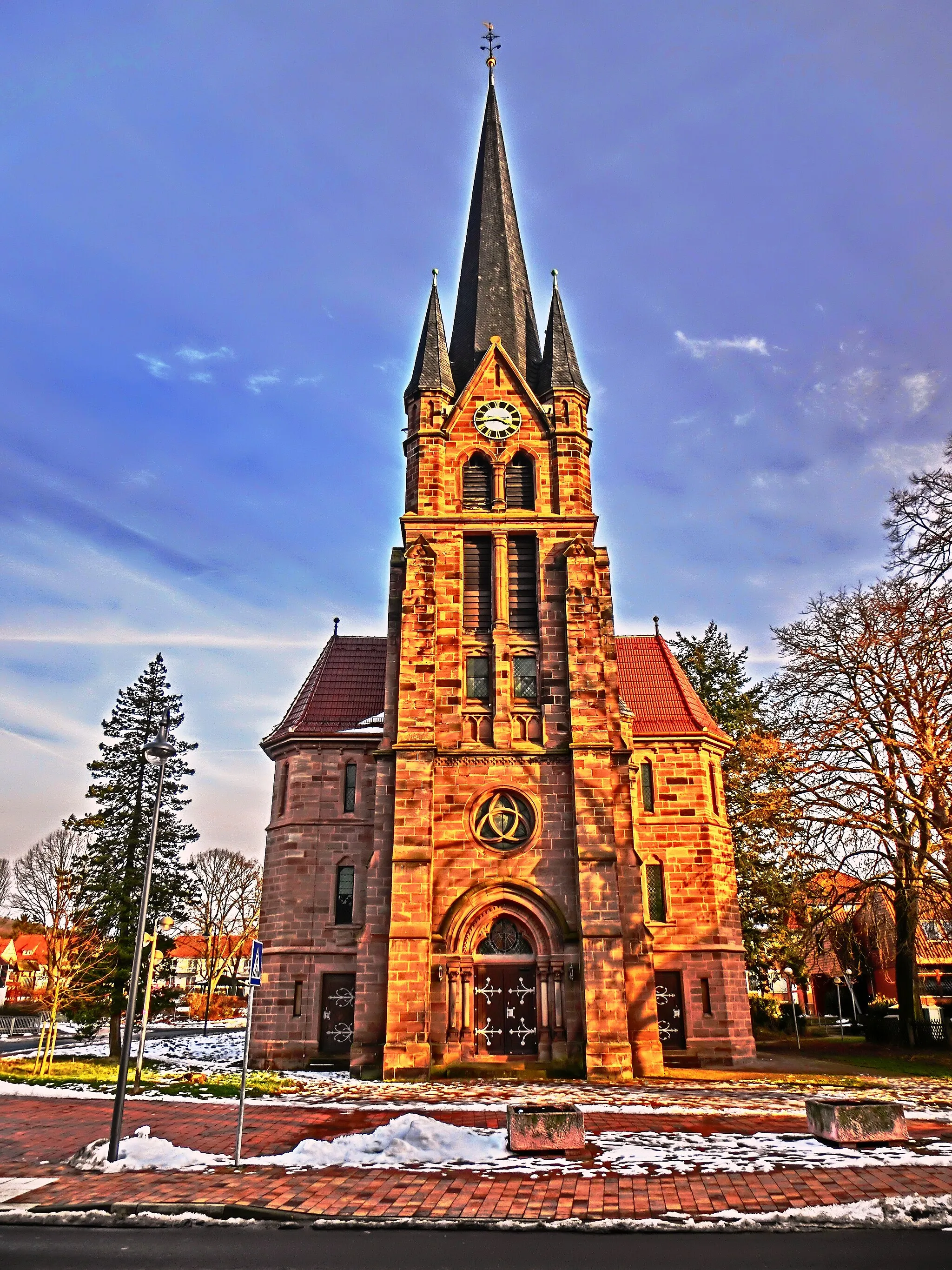 Photo showing: Die evangelische Christus-Kirche Nörten wurde nach den Plänen des Kirchenbaumeisters Jacob (Hannover) gebaut. Grundsteinlegung war am 14. September 1902, Einweihung am 24. September 1904.
