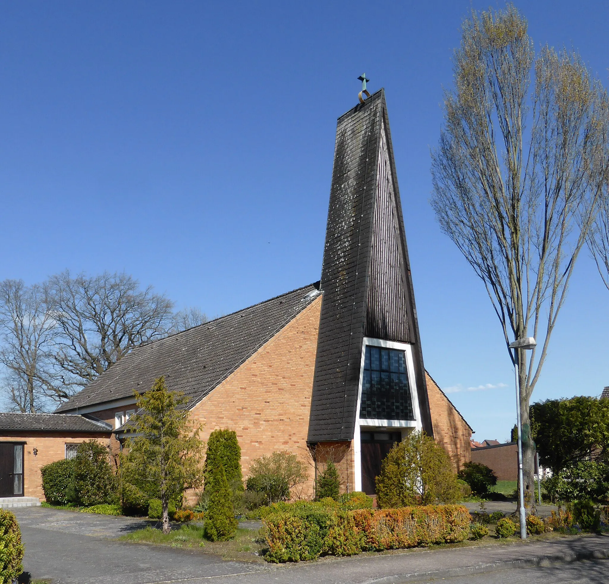 Photo showing: Kath. St.-Raphael-Kirche in Parsau.