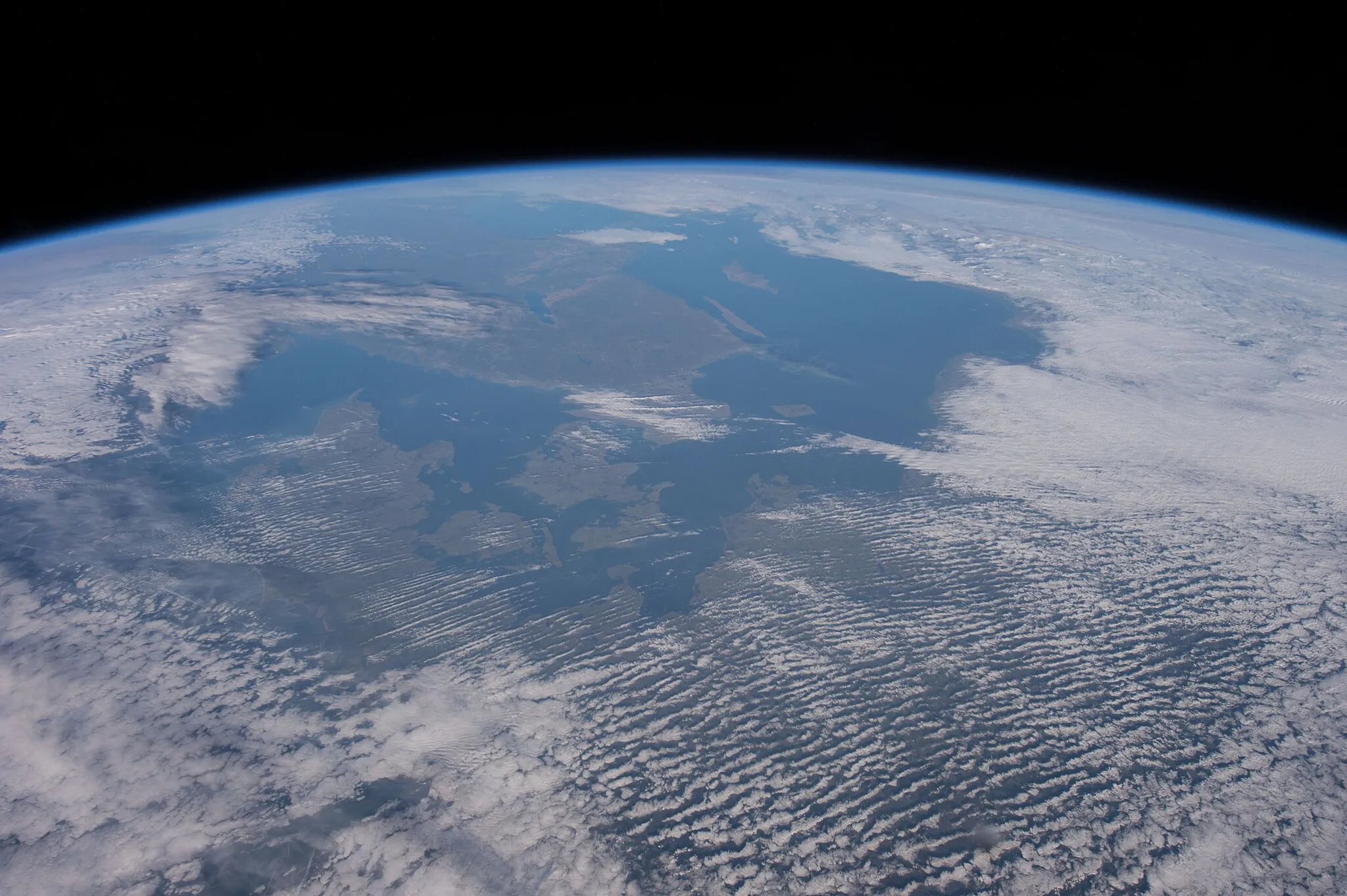 Photo showing: View of Earth taken during ISS Expedition 45.