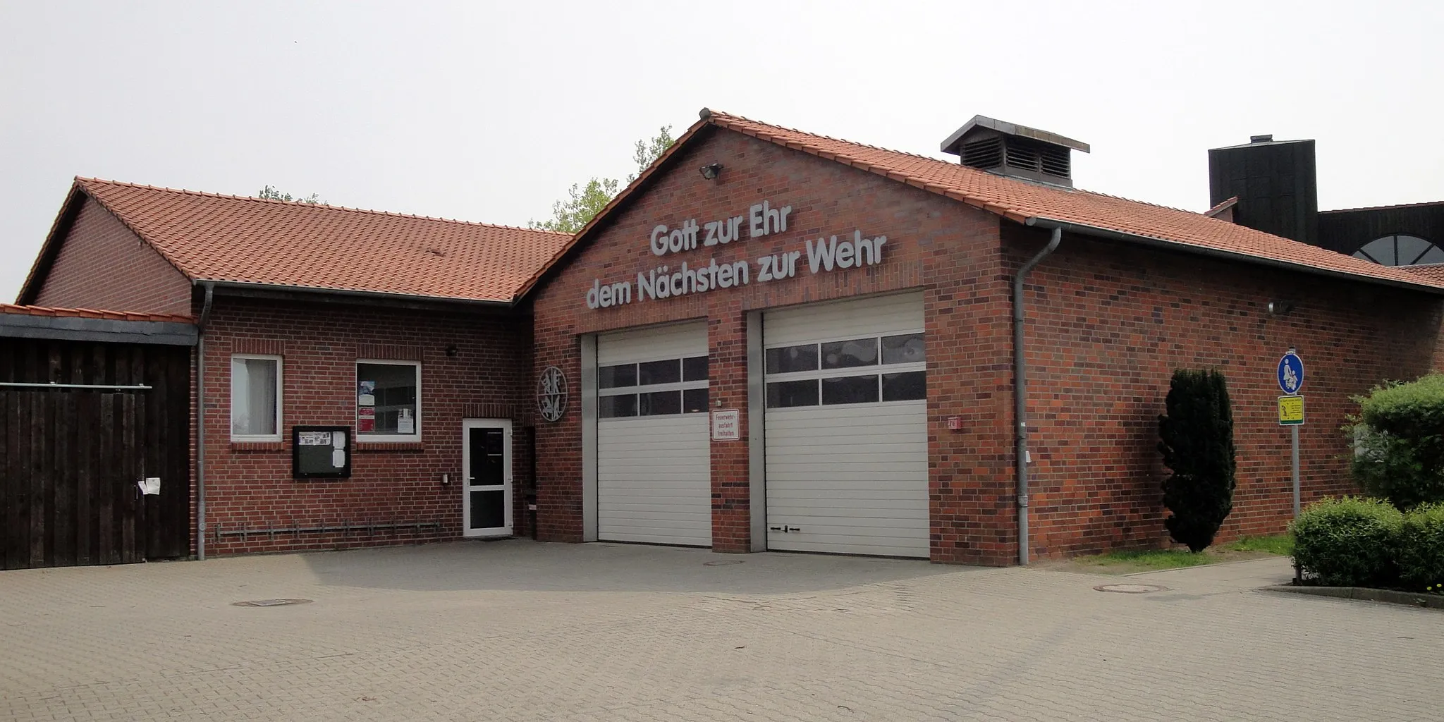 Photo showing: fire station in Rötgesbüttel, Germany