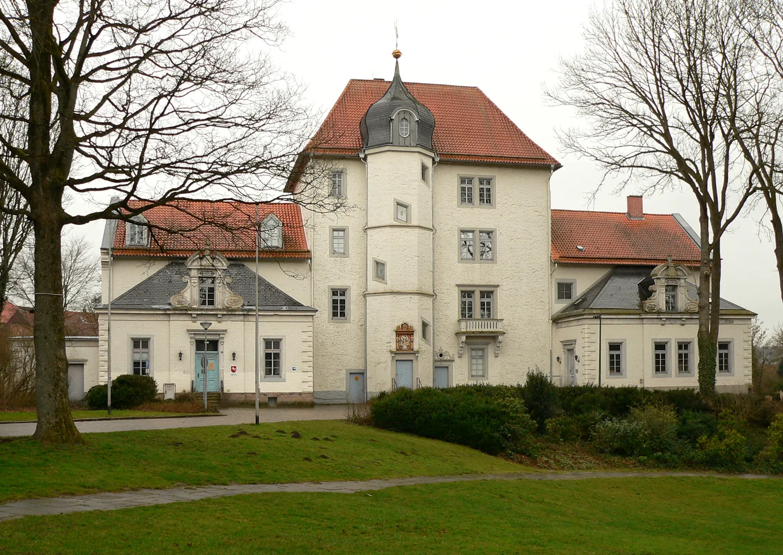 Photo showing: Burg Sehusa Vorderseite mit Treppenturm