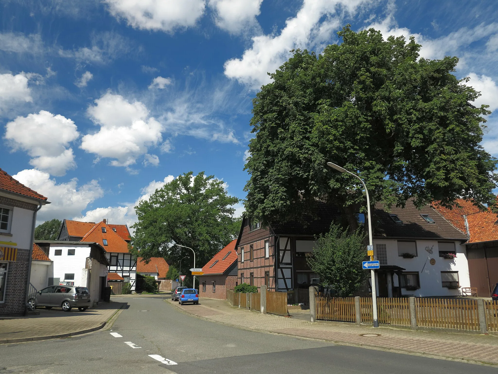 Photo showing: Braunschweig: der alte Ortskern von Thune.