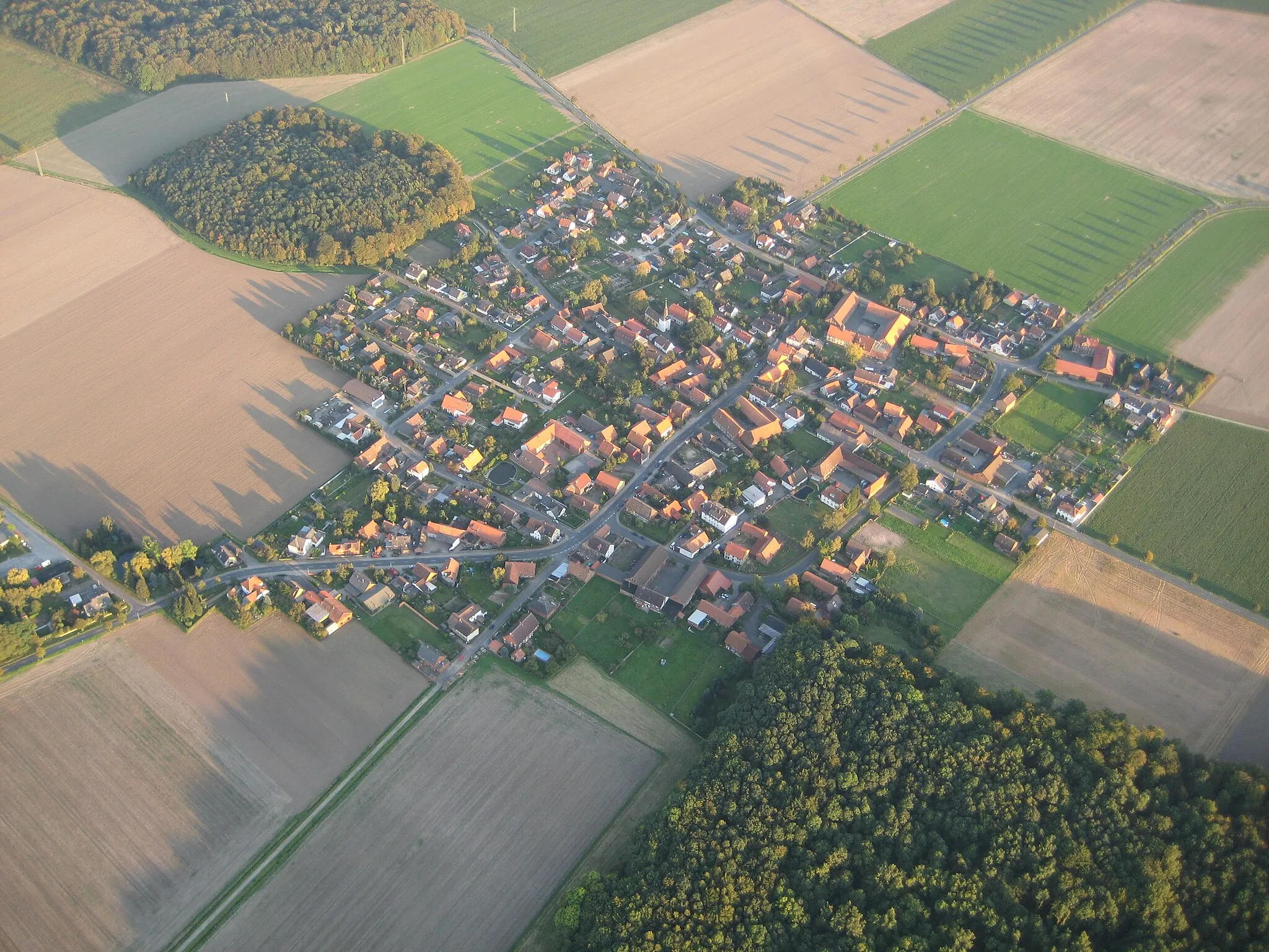 Photo showing: Luftaufnahme von Bodenstedt, Gemeinde Vechelde