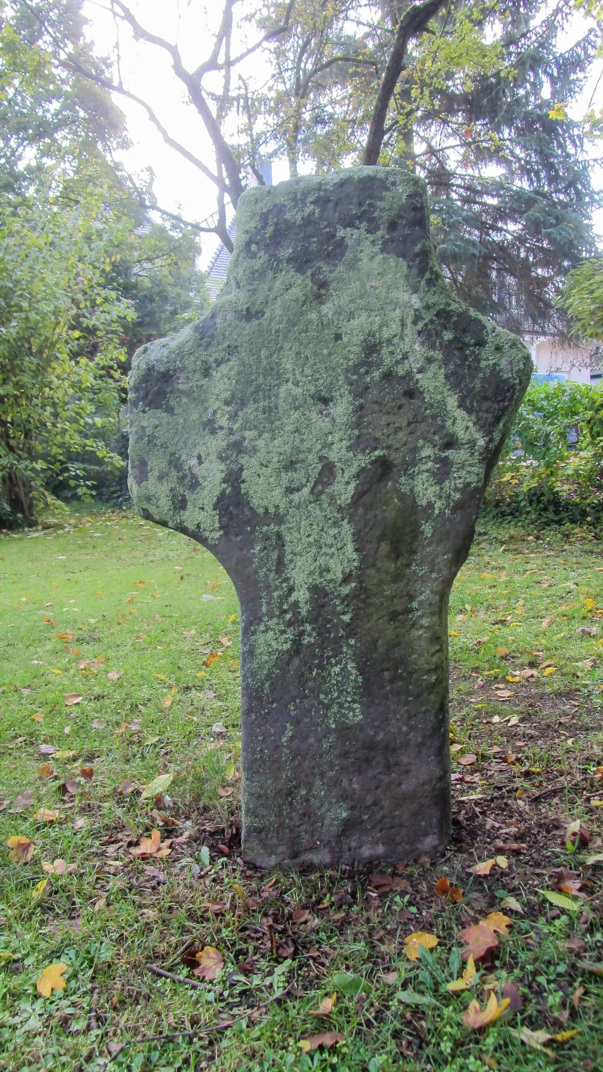 Photo showing: Drei Kattensteine, Steinkreuz II im Volkspark Velpke