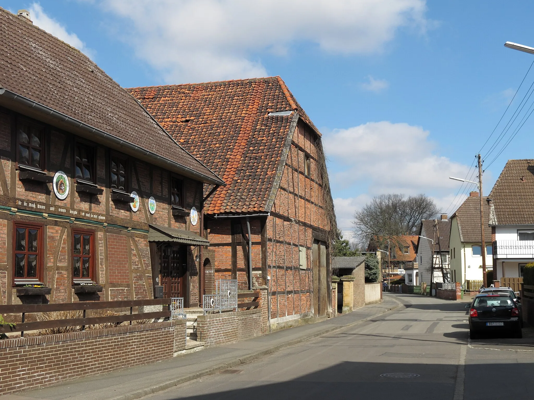 Photo showing: Braunschweig Watenbüttel, Am Okerdüker. Hier befindet sich der wahrscheinliche Siedlungskern Watenbüttels.