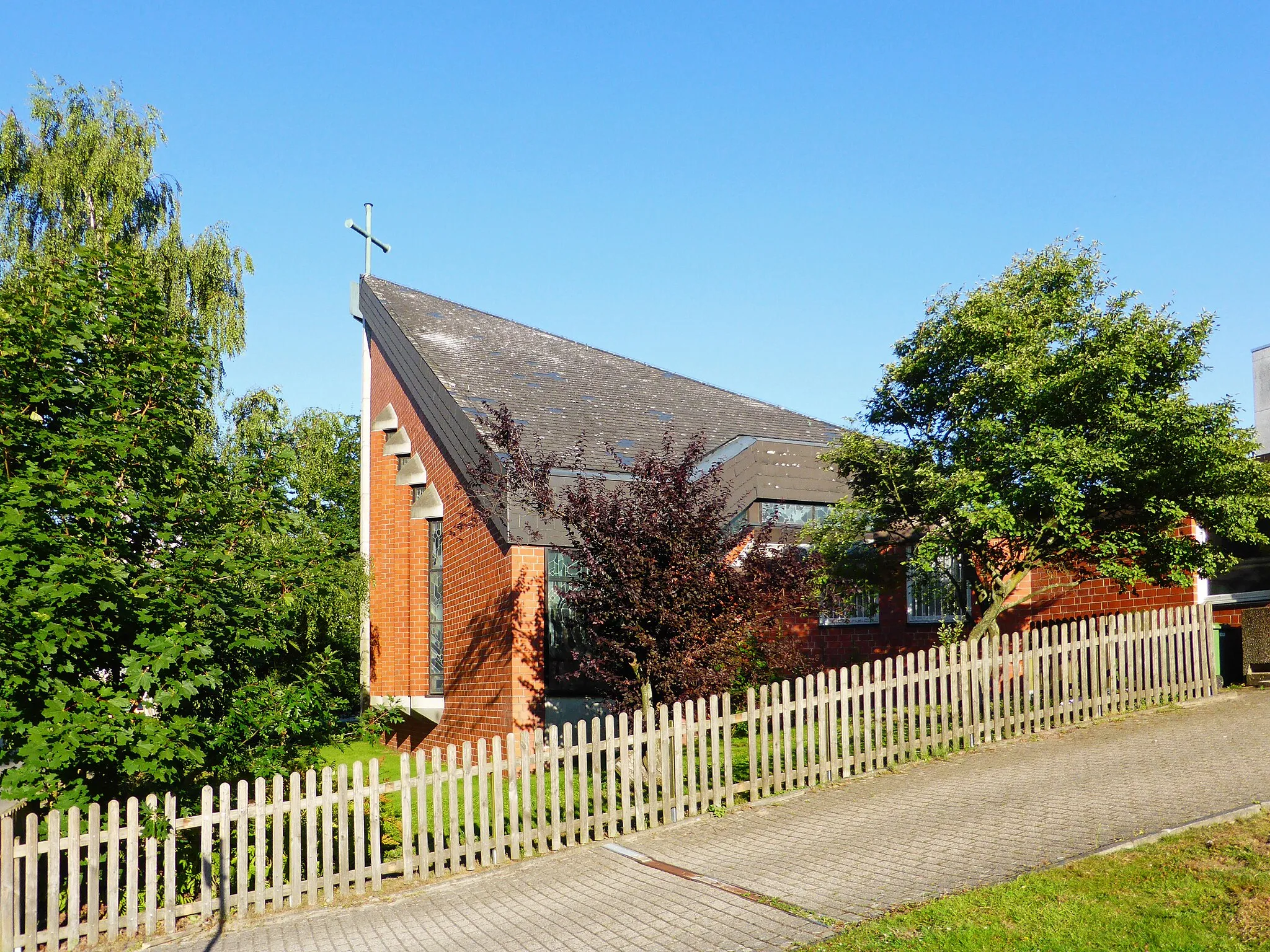 Photo showing: St. Elisabeth-Kirche (Wolfsburg)