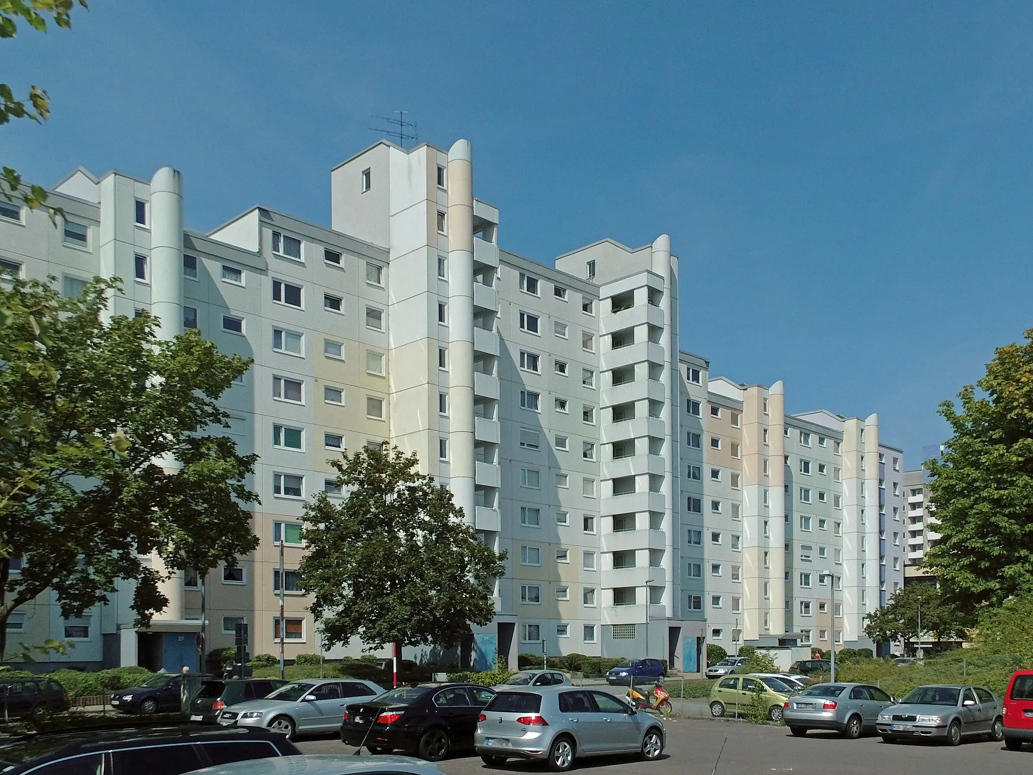 Photo showing: Hochhaus an der Halberstädter Straße im Wolfsburger Stadtteil Westhagen