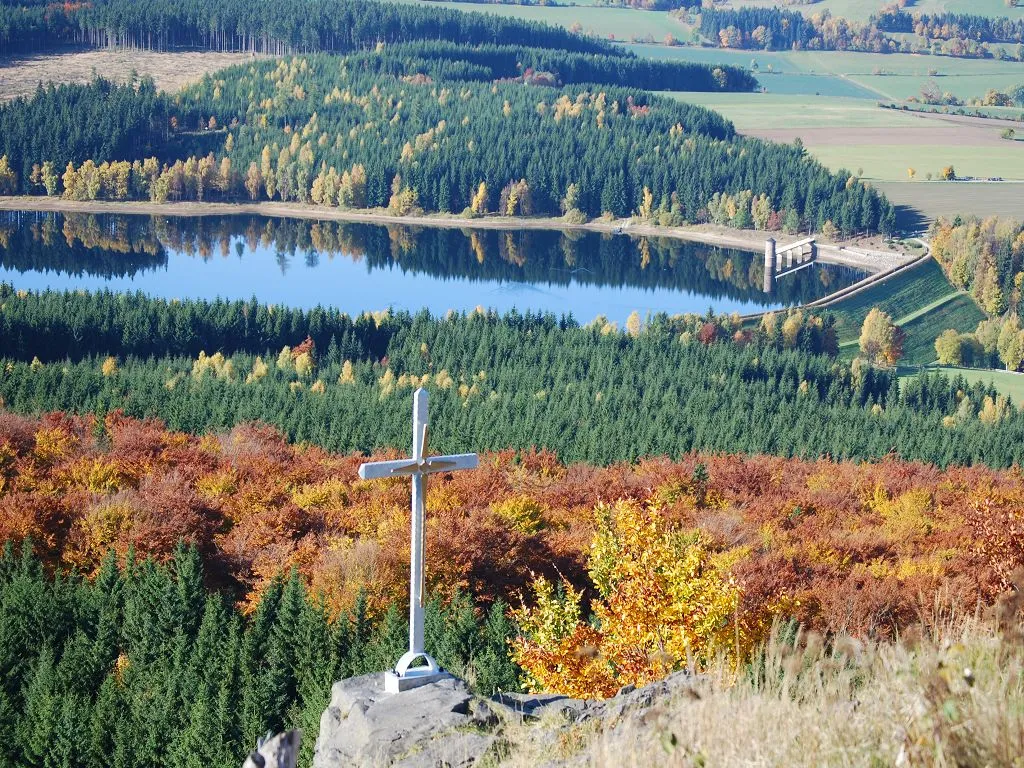 Photo showing: Blick vom Berg Bärenstein auf die Talsperre Cranzahl