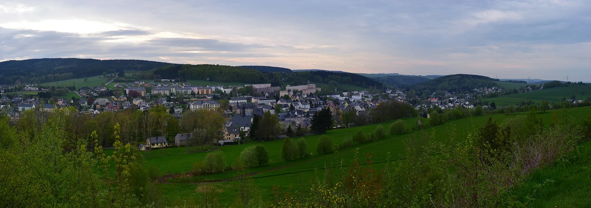 Photo showing: Blick über einen Großteil von Ehrenfriedersdorf, gesehen vom heutigen Besucherbergwerk am Sauberg