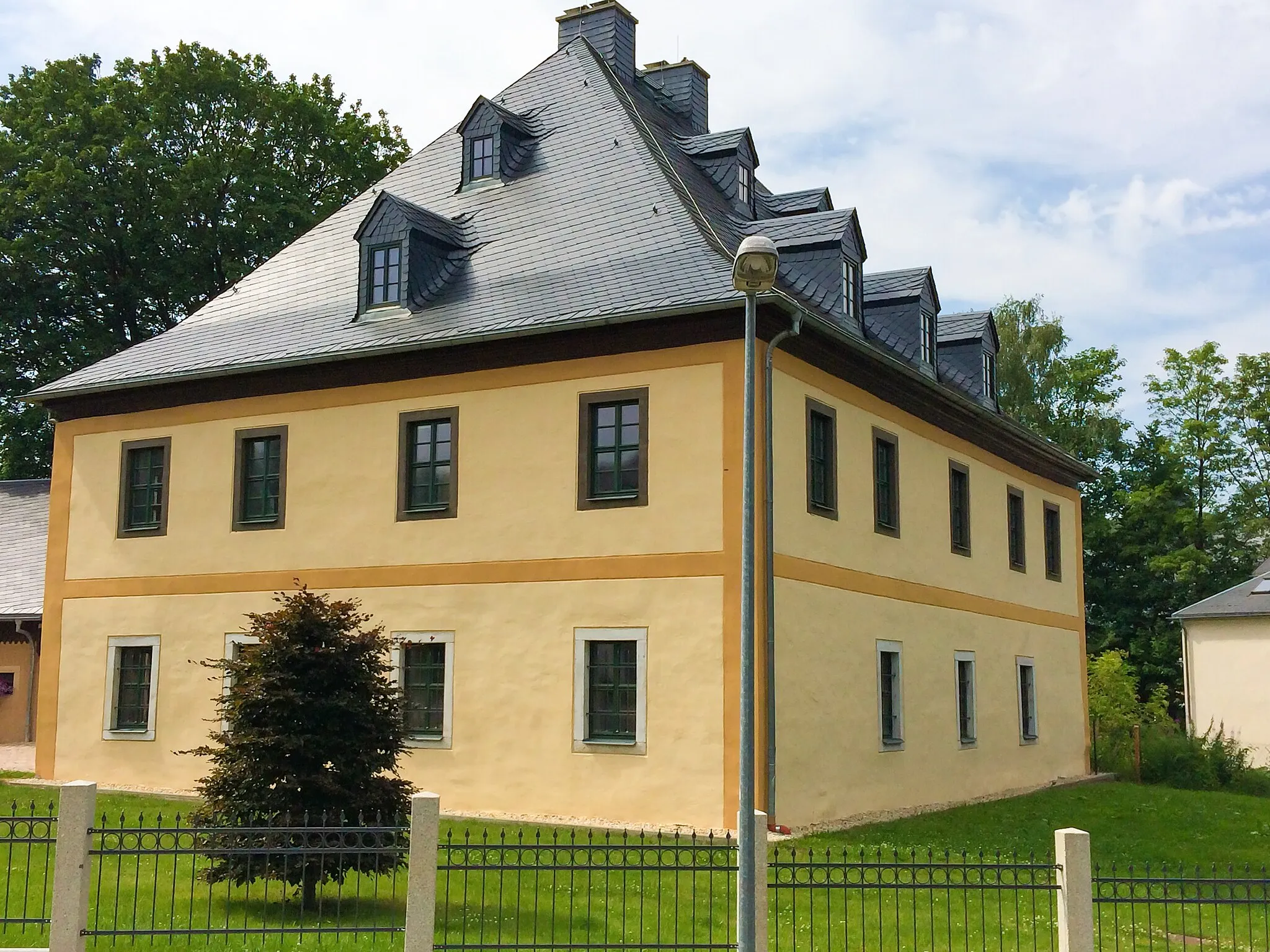 Photo showing: Ellefeld Oberes Schloss, Juli 2014