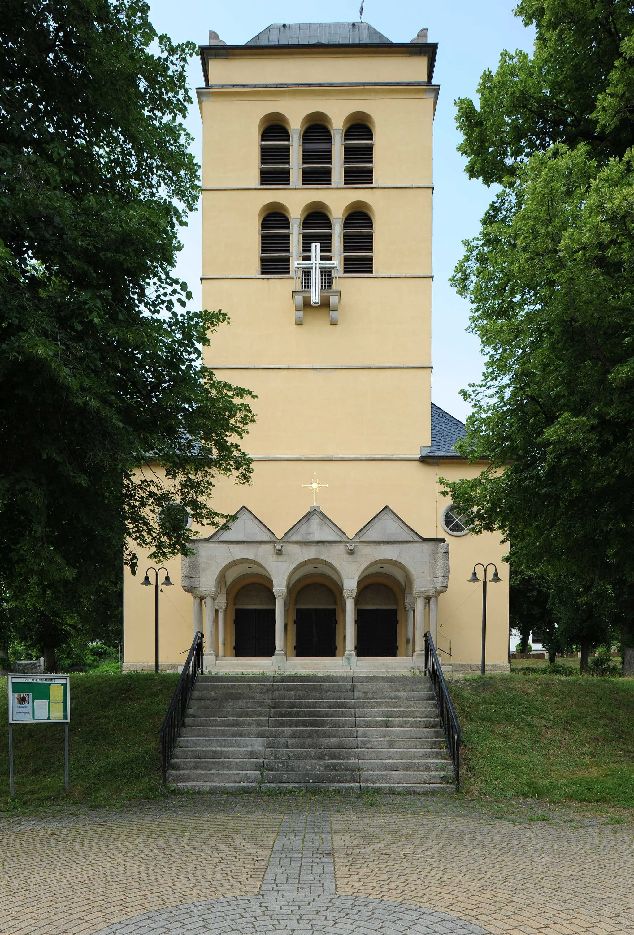 Photo showing: Ellefeld: Lutherkirche, Vorderansicht mit Turm, Entwurf von Rudolf Kolbe (Vogtlandkreis, Freistaat Sachsen, Deutschland)