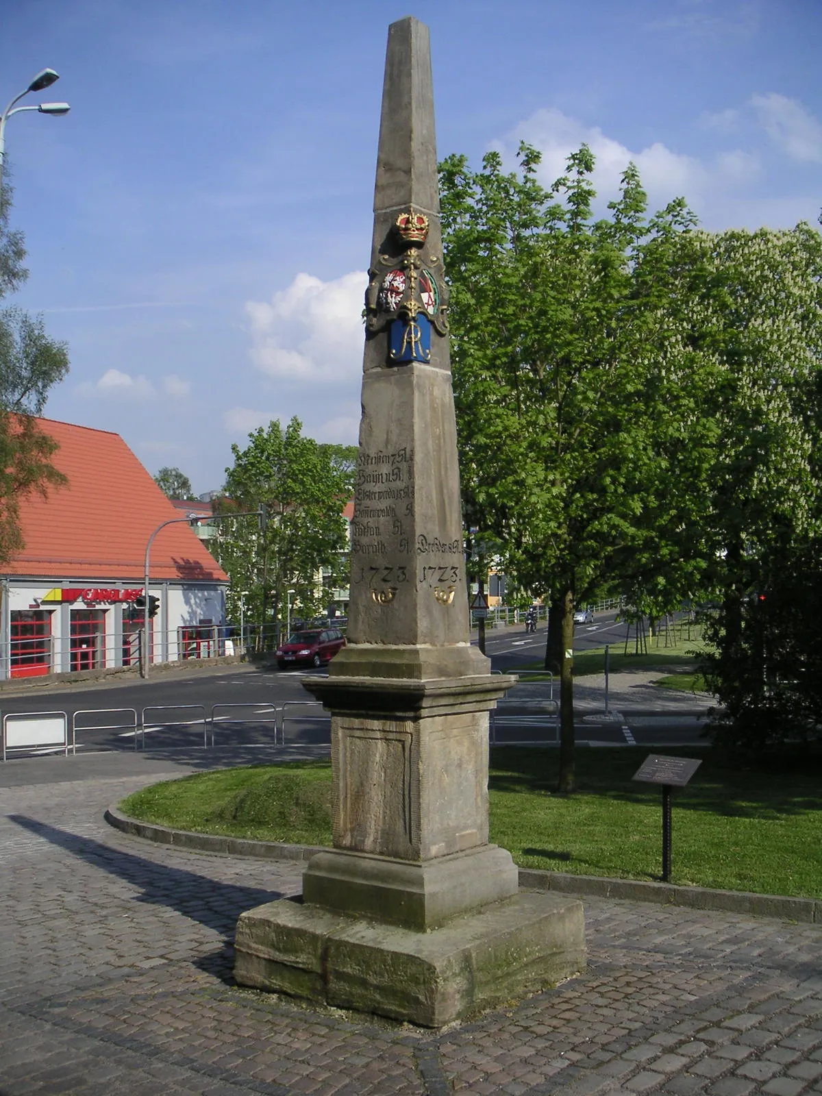 Photo showing: Kursächsische Distanzsäule in Freiberg, Meißner Gasse.