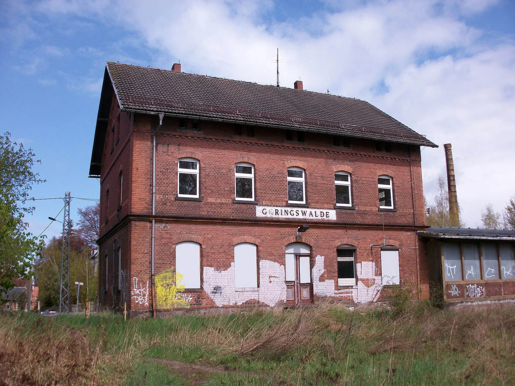 Photo showing: Bahnhof Geringswalde, Gleisseite (2016)