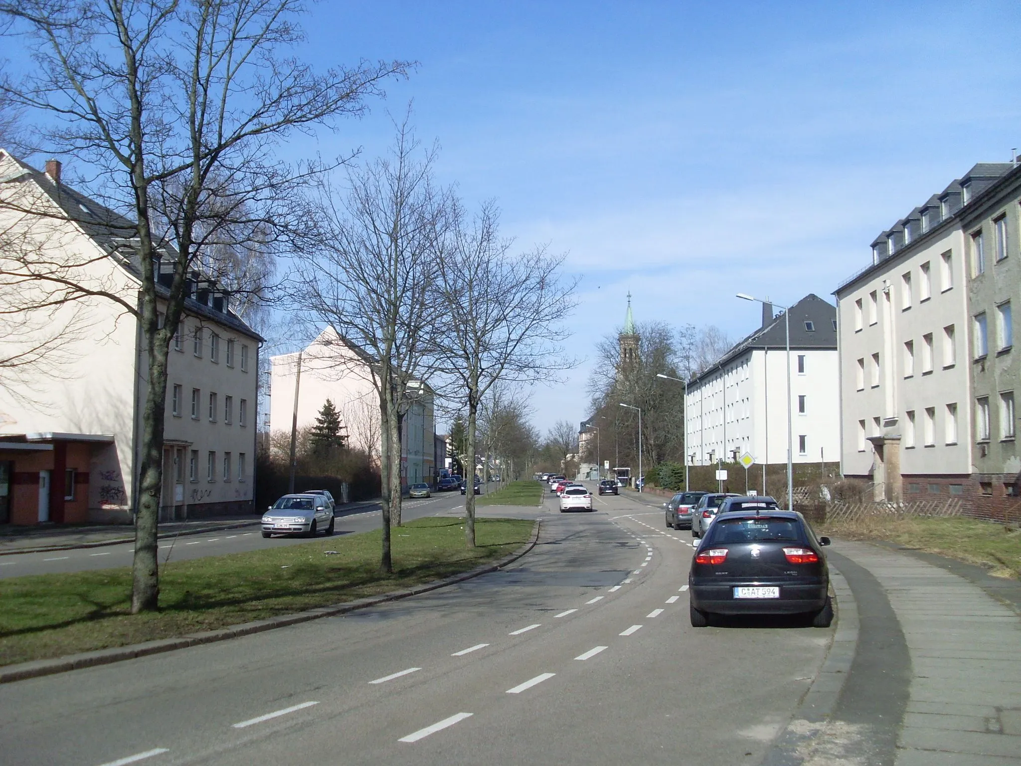 Photo showing: Frankenberger Straße in Chemnitz-Hilbersdorf, kurz vor der Trinitatisstraße, Blick stadtauswärts