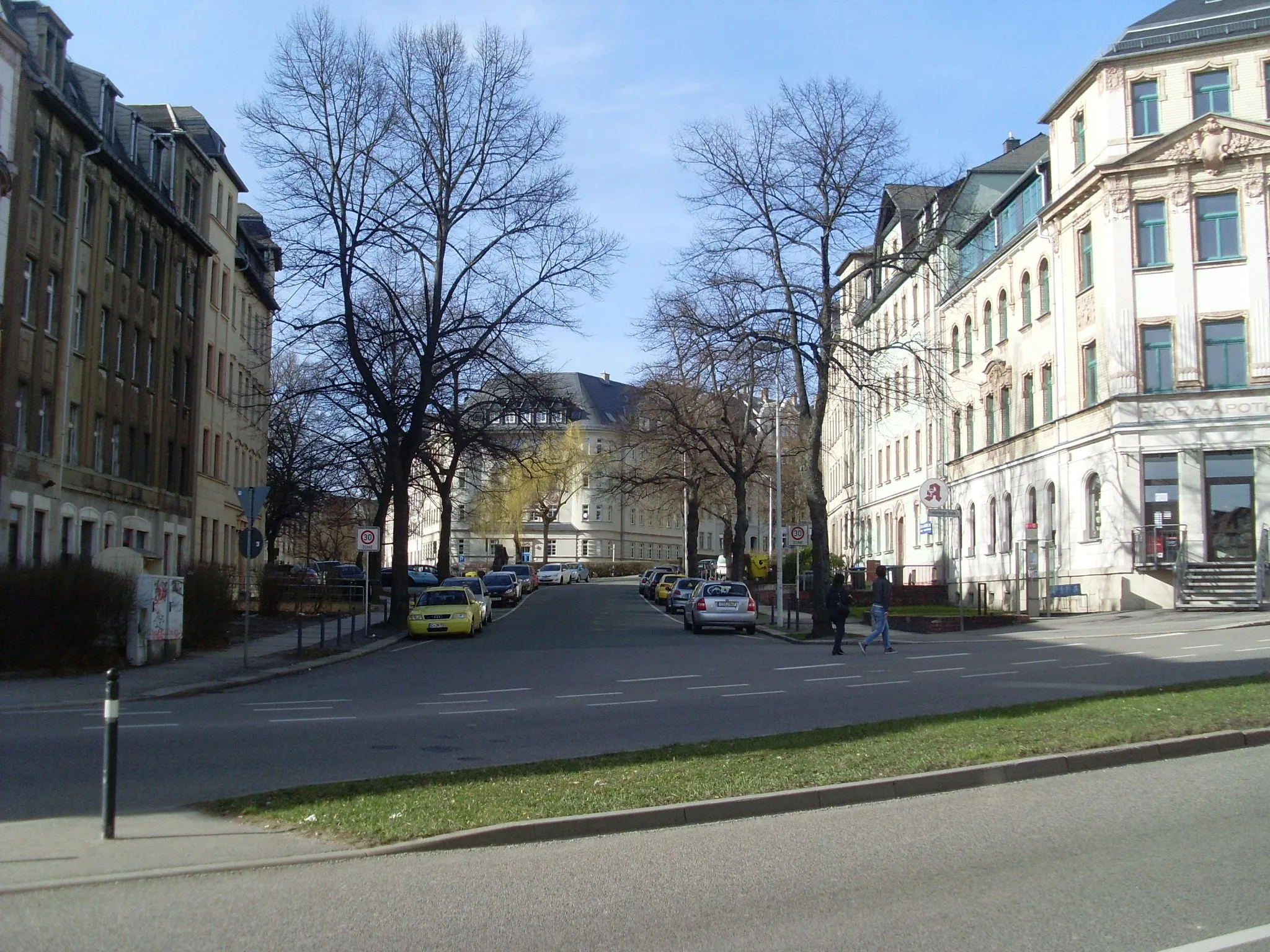 Photo showing: Blick von der Frankenberger Straße in Chemnitz-Hilbersdorf in die Zeißstraße, Blick nach Nordwesten