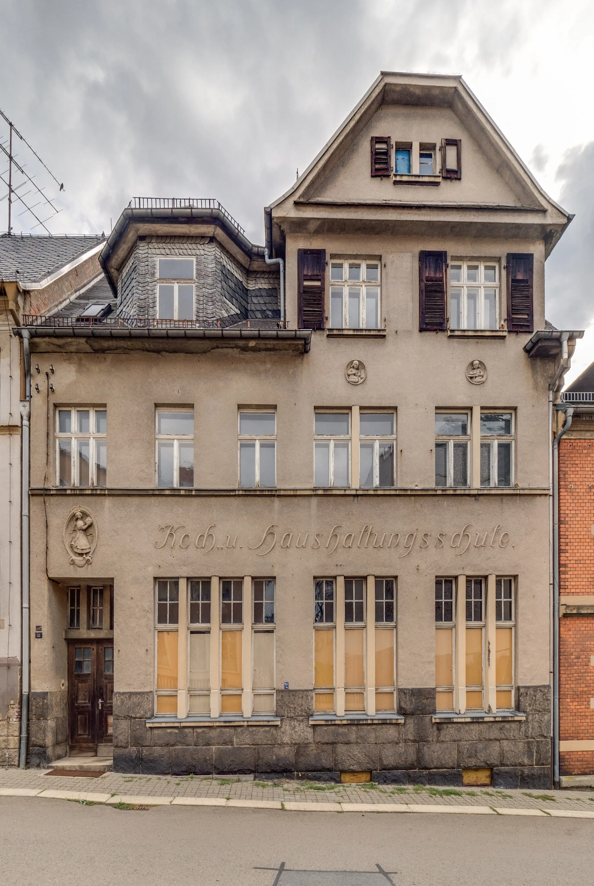 Photo showing: Cooking and household school in Netzschkau Schulstraße 8