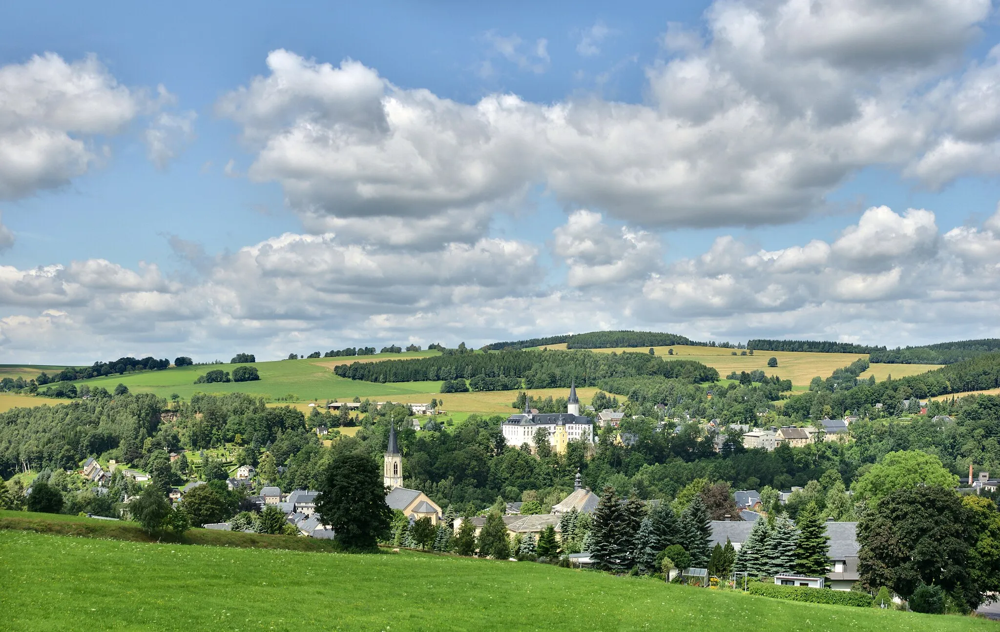 Photo showing: This image shows Neuhausen in the Ore Mountains in Saxony, Germany. pano of 4x3 upright pictures, fused and stitched with Hugin