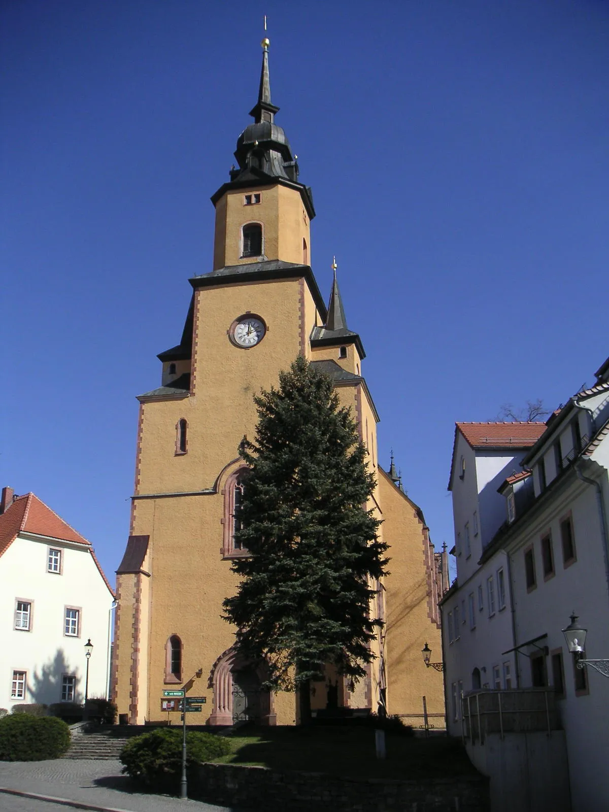 Photo showing: Kirche Oederan, Turm- bzw. Westseite