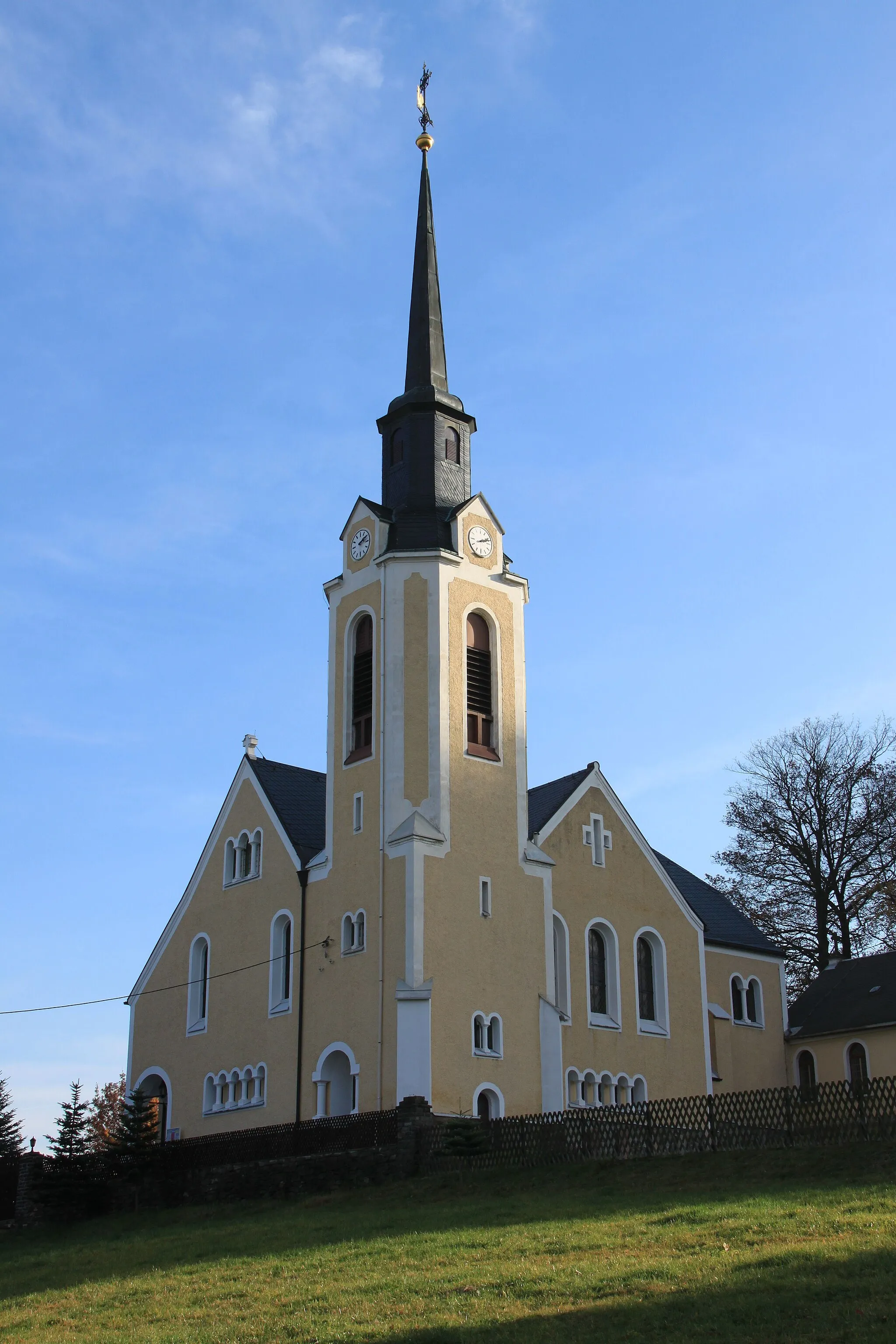 Photo showing: Kirche in Thermalbad Wiesenbad, OT Neundorf im Erzgebirgskreis