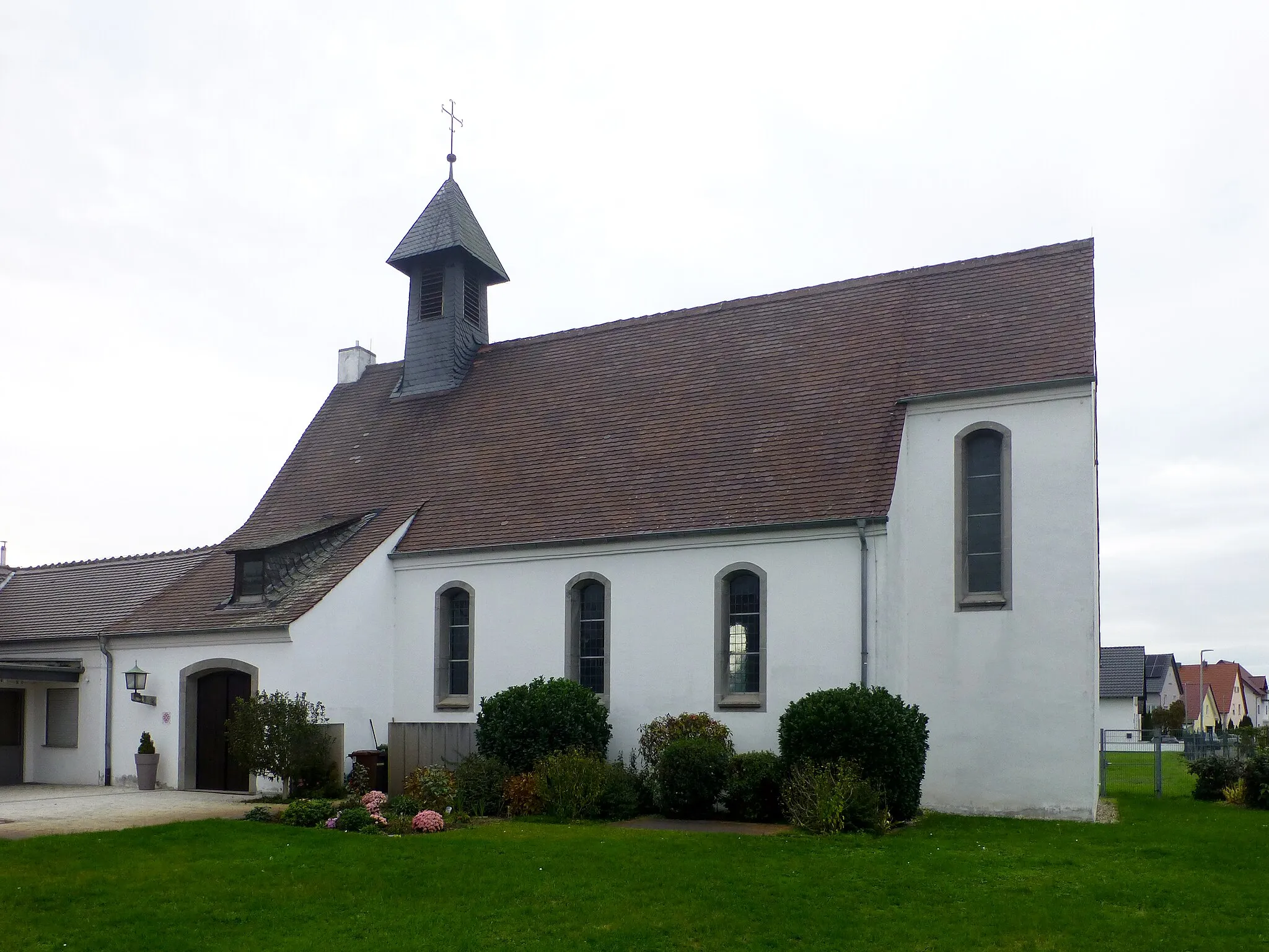 Photo showing: Evangelische Kirche in Biblis; Ansicht von der Darmstädter Straße