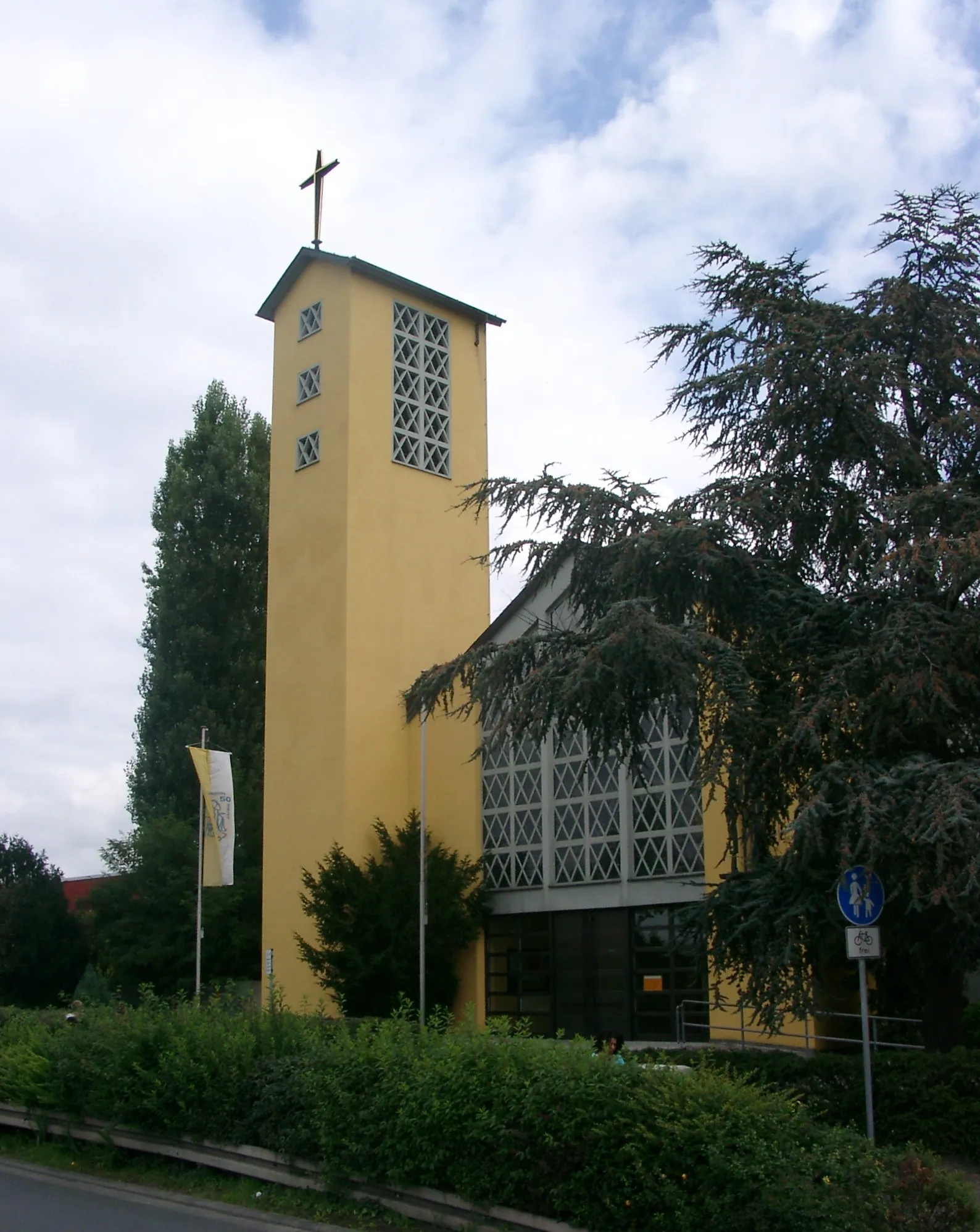 Photo showing: Dietzenbach, Katholische Pfarrkirche St. Martin