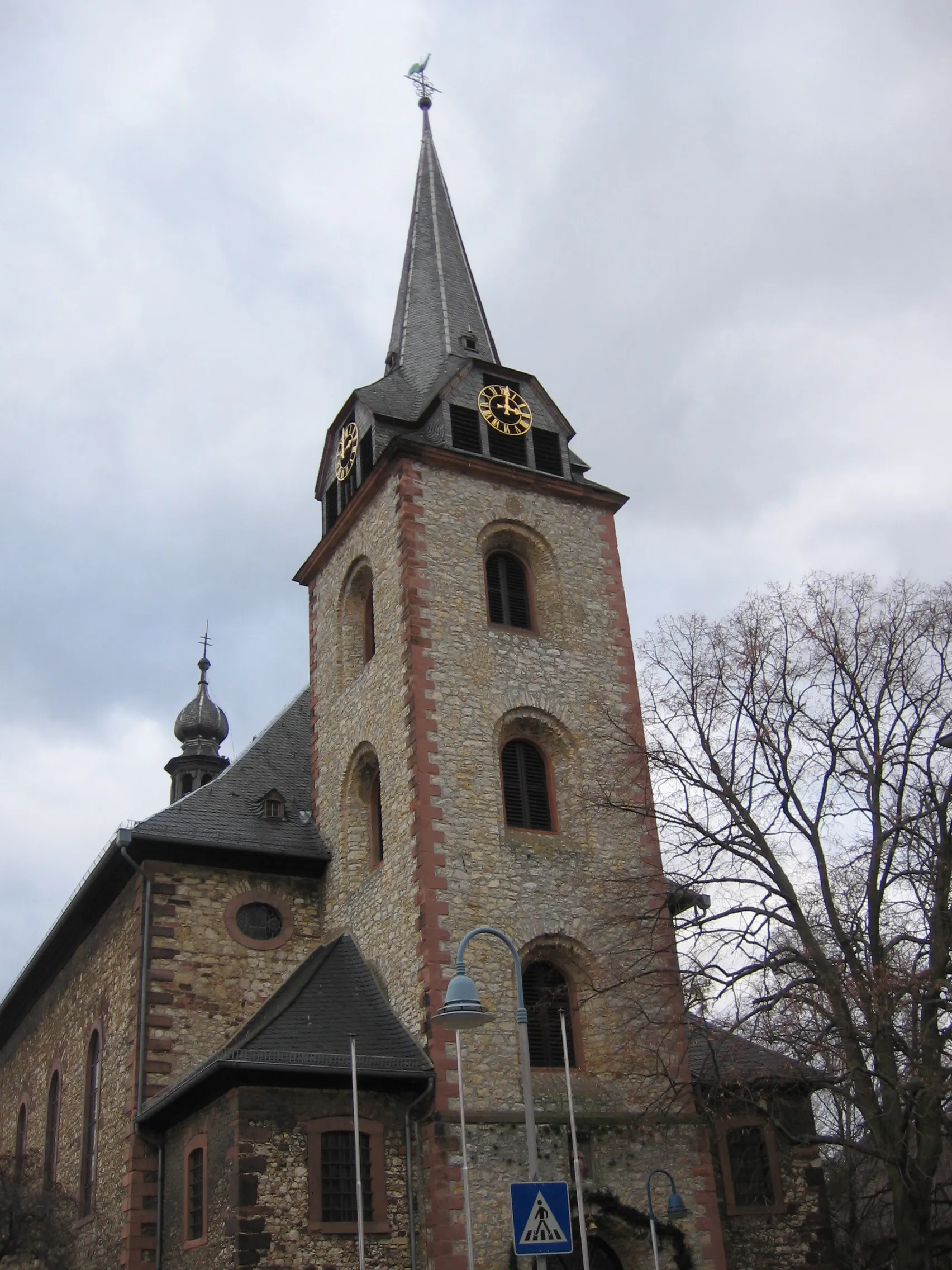Photo showing: Tower of the church in Floersheim