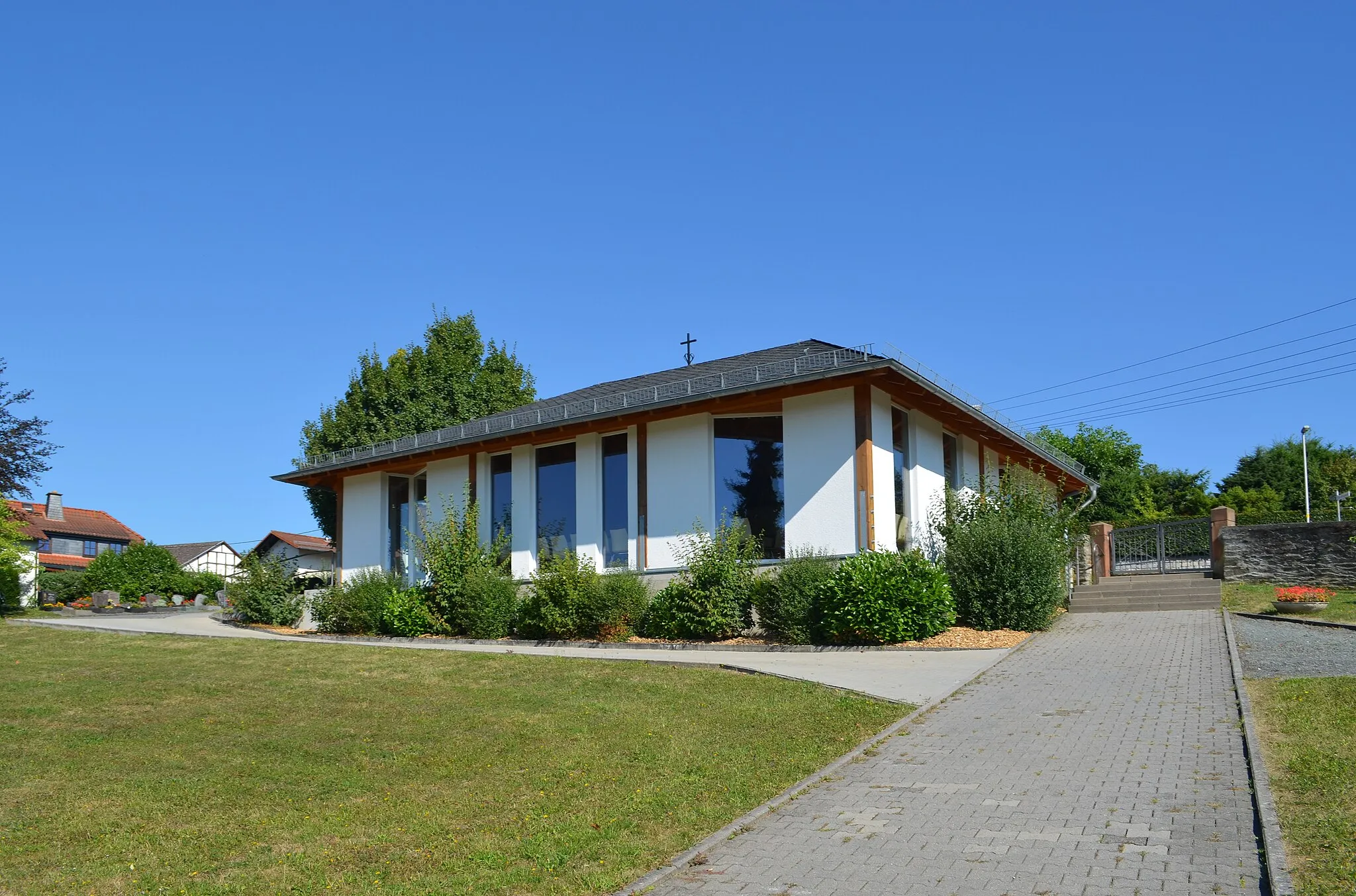 Photo showing: Grävenwiesbach, Friedhof, Trauerhalle