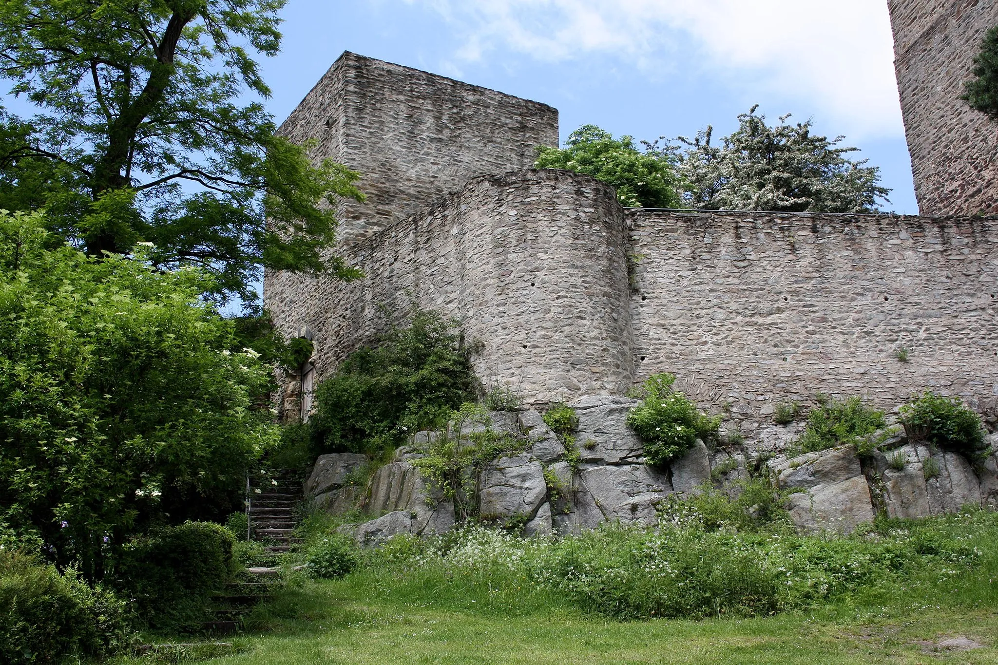 Photo showing: Burg Kronberg, Torturm der Oberburg