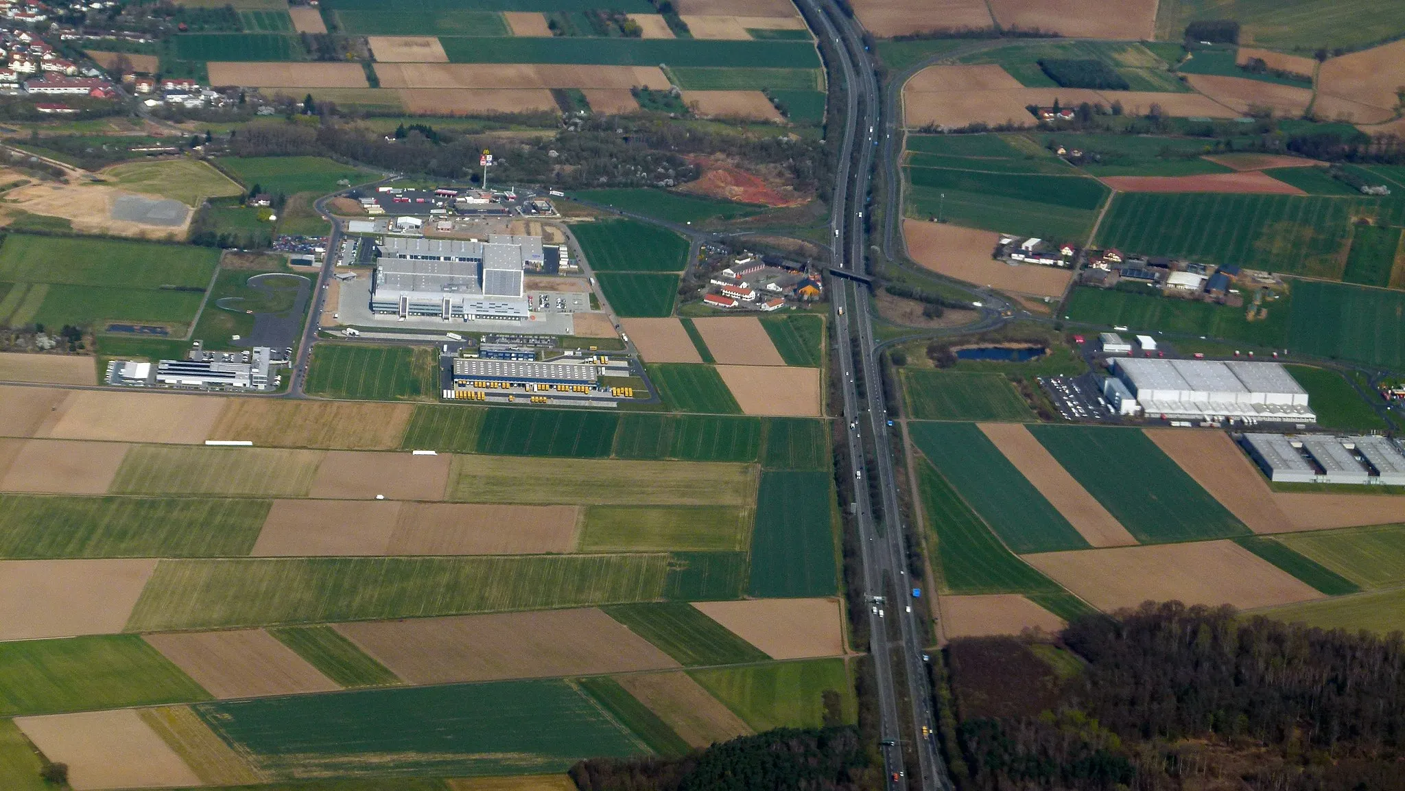 Photo showing: Luftbild von Langenselbold, Raststätte und Gewerbepark