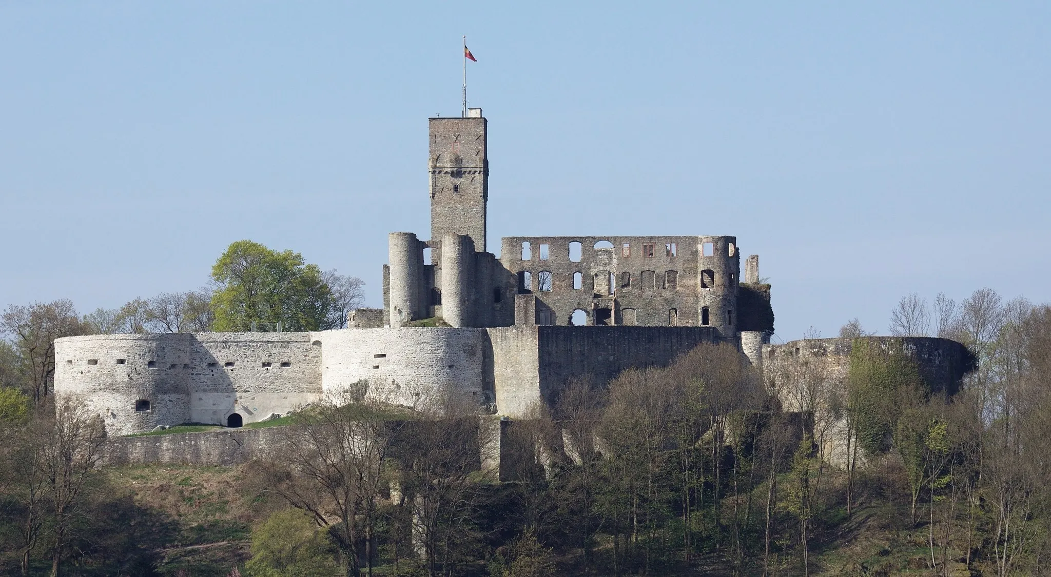 Photo showing: Königstein castle, Taunus, Germany. View from north-eastern direction.