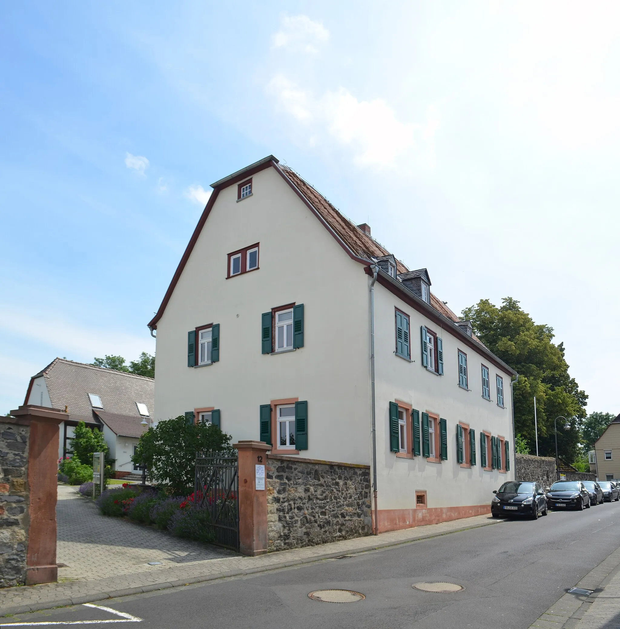 Photo showing: Nieder-Florstadt, Kirchgasse 12, Pfarrhof