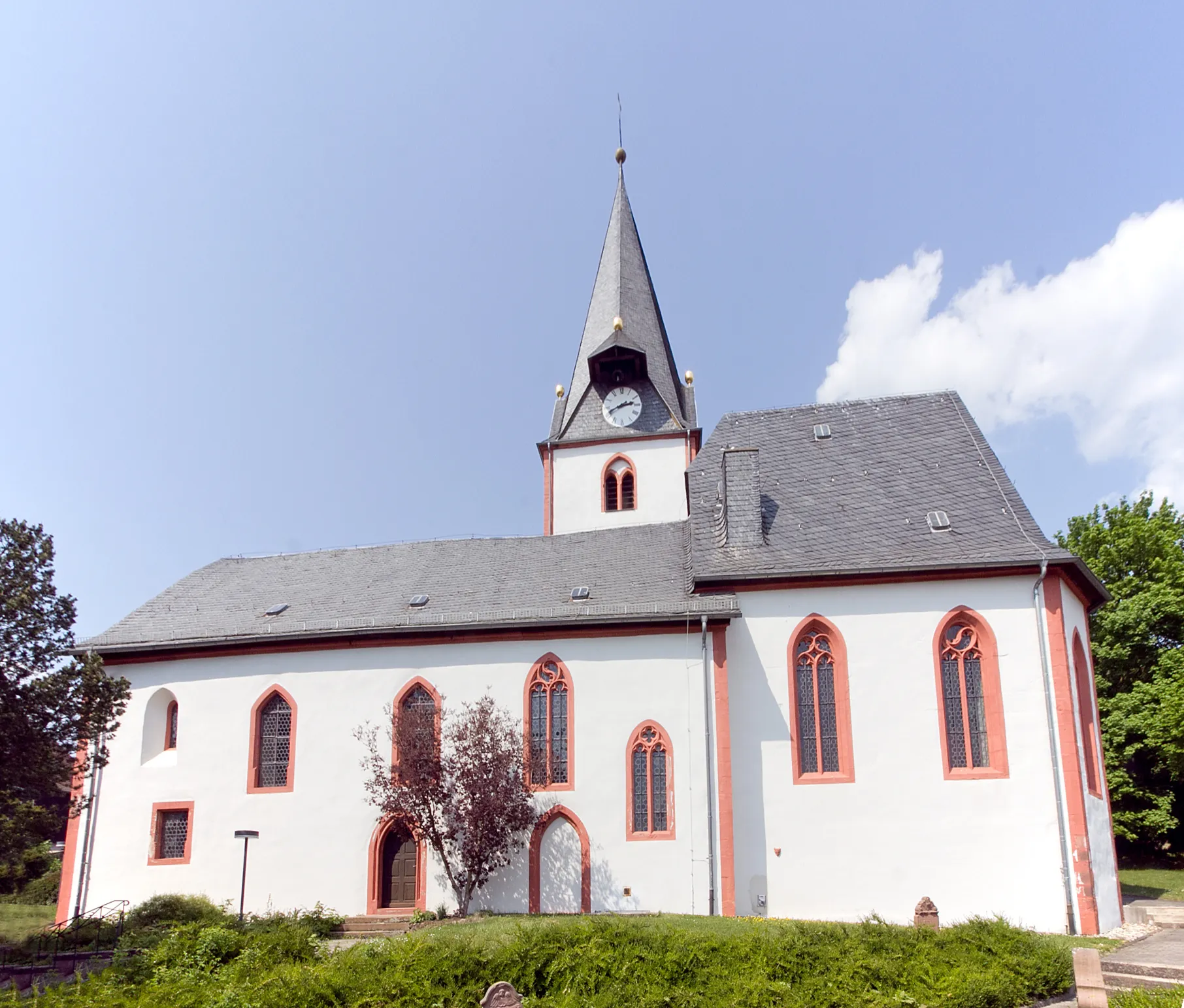 Photo showing: Evangelische Kirche in Dauernheim, Stadtteil von Ranstadt im Wetteraukreis, Deutschland.