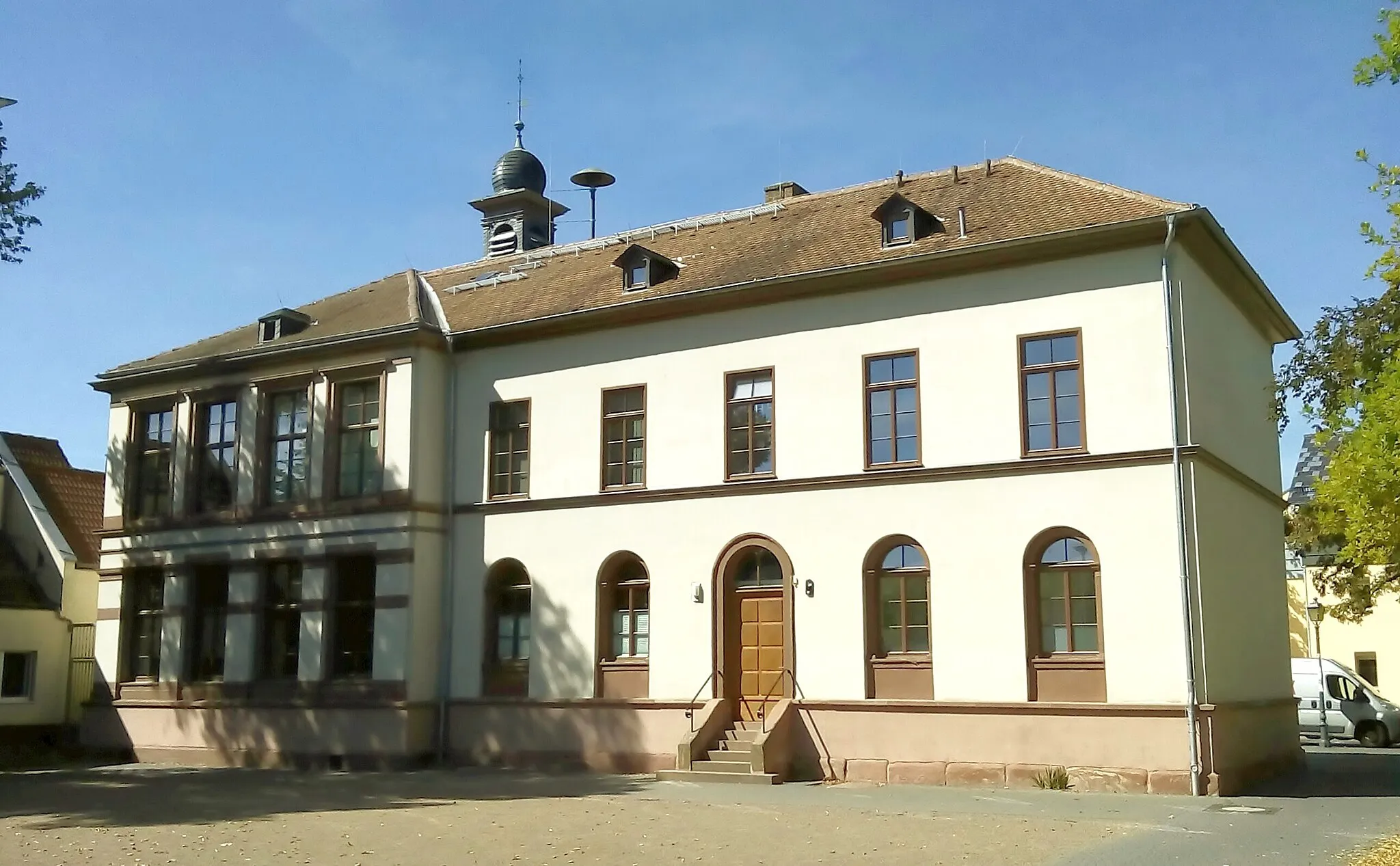 Photo showing: Alte Schule Rückseite 2018