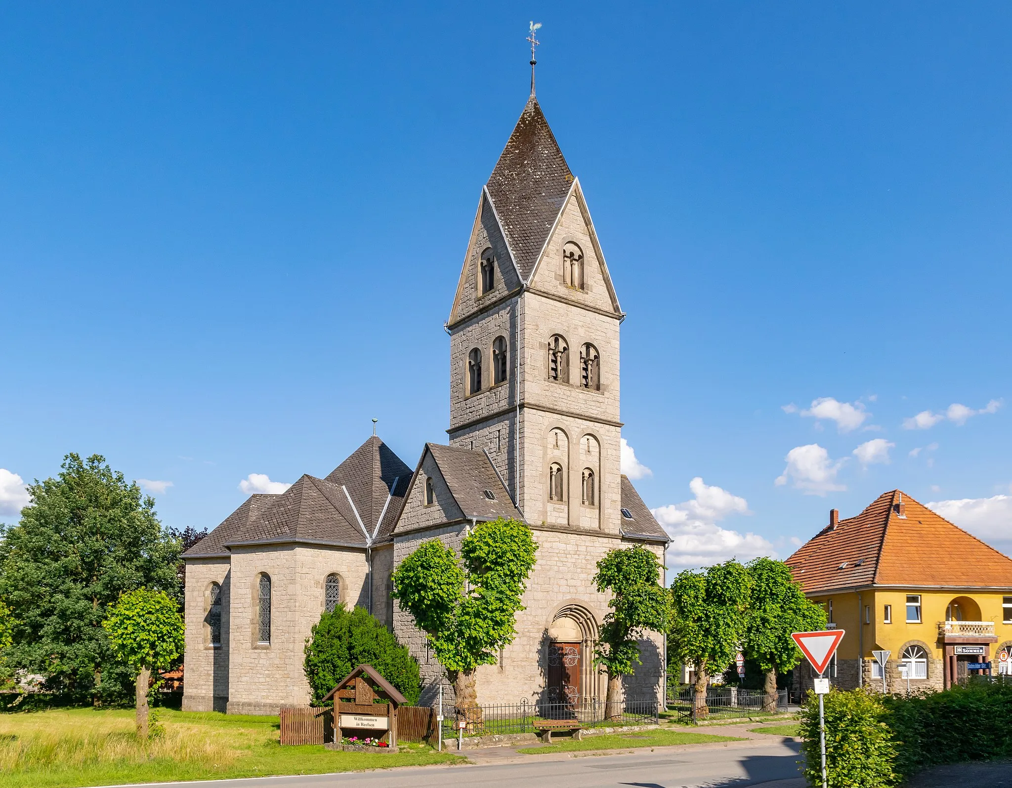 Photo showing: Katholische Kirche St. Martinus in Bad Driburg-Reelsen