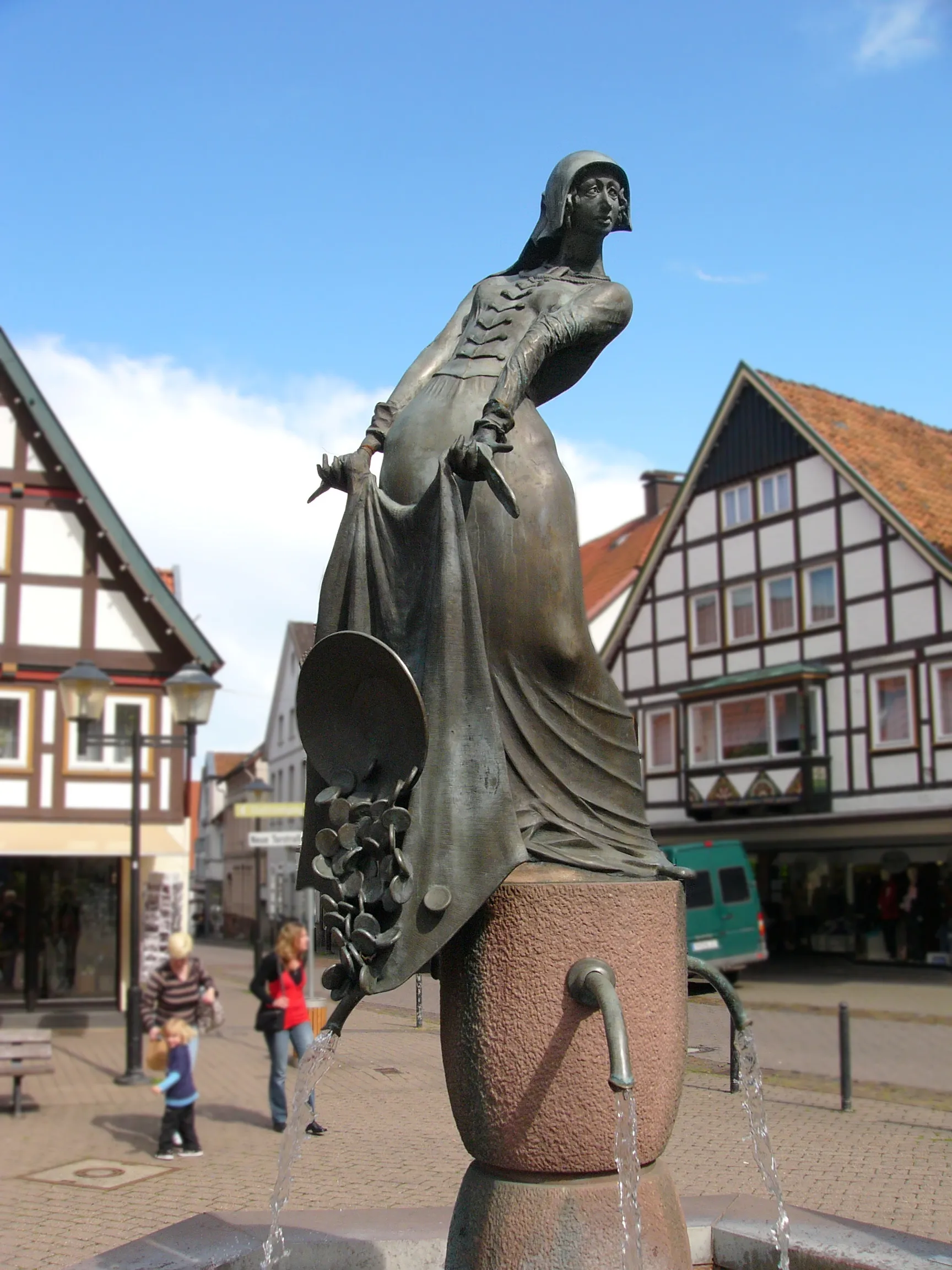 Photo showing: Alheyd fountain on the market place in Blomberg, Germany