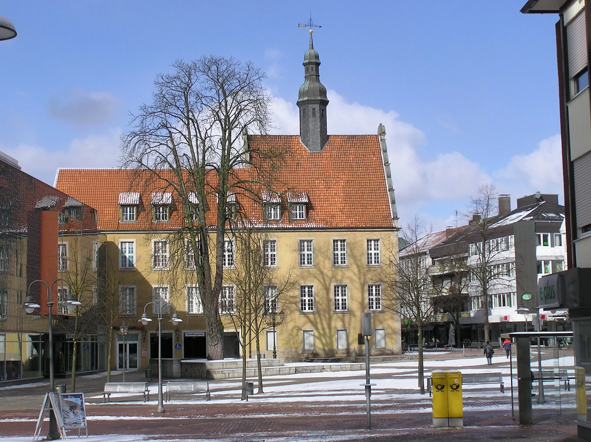 Photo showing: Berliner Platz in Gütersloh mit Blick auf das ehemalige Amtsgericht